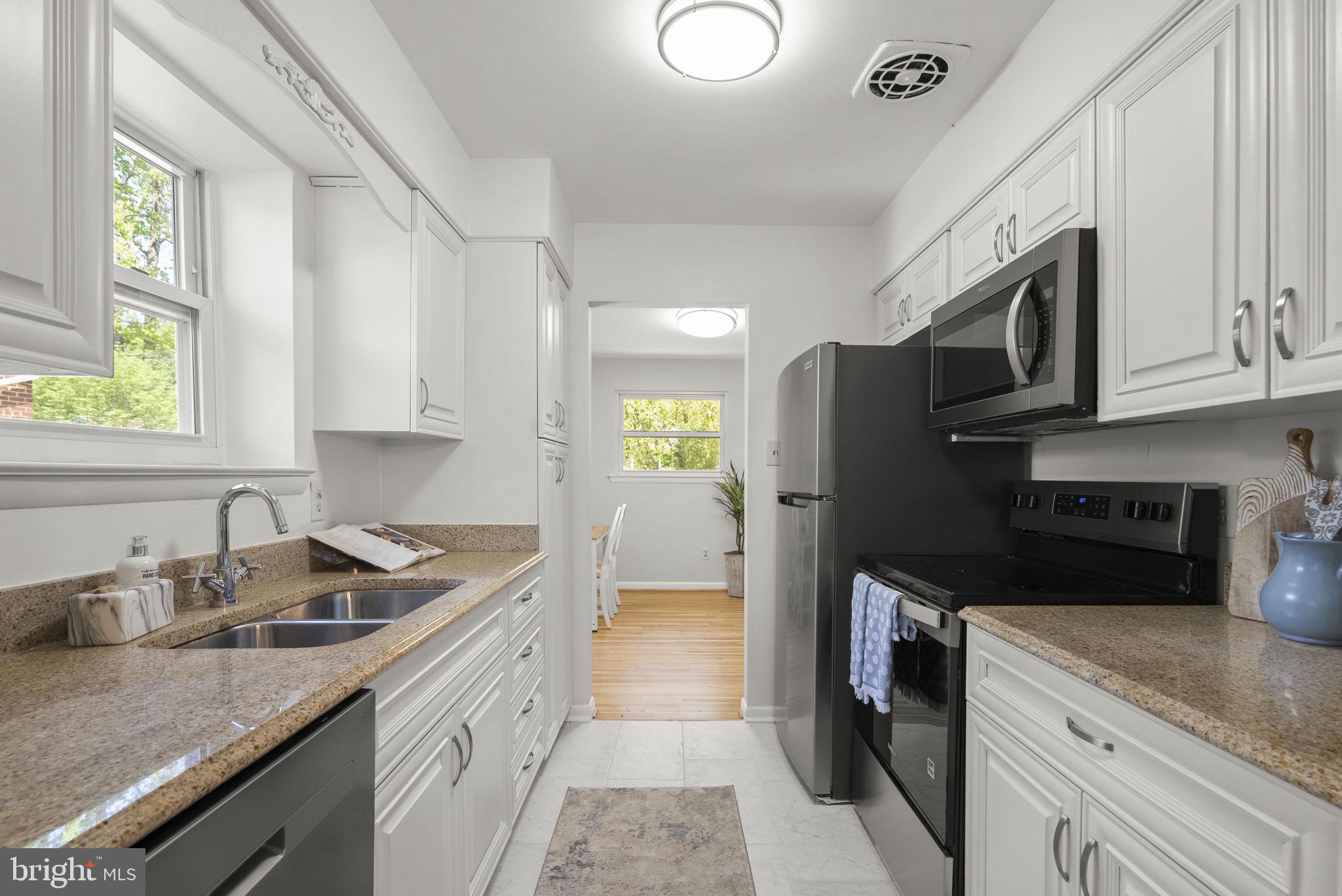 WHEATON WOODS - Residential