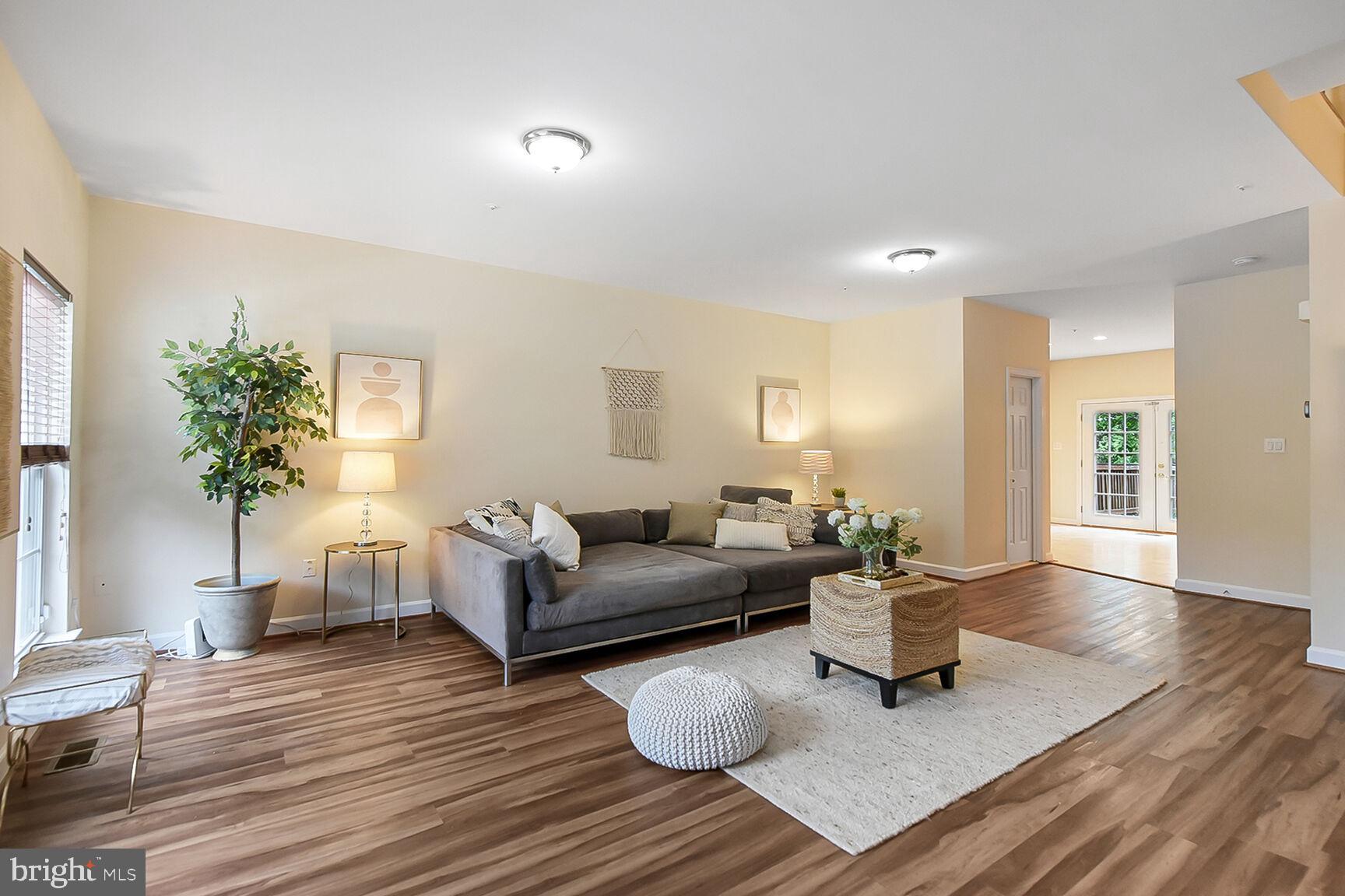 6134 PINE CREST LANE