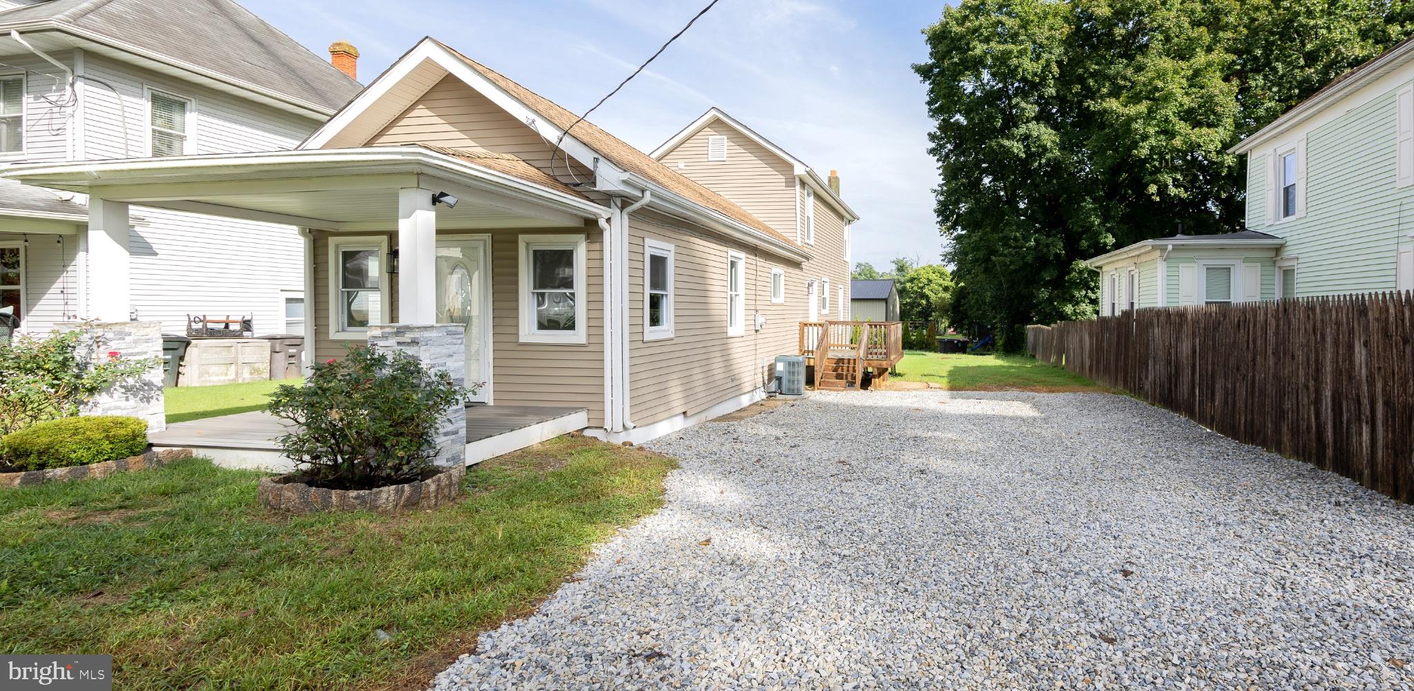8 COLUMBIA AVENUE
