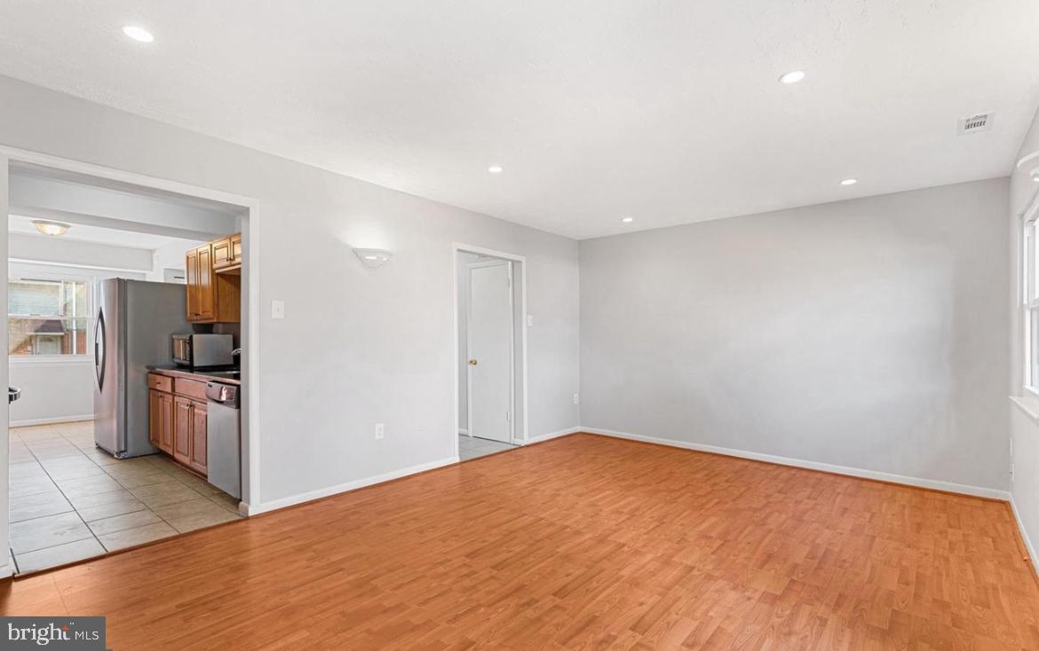 GLASSMANOR - Residential Lease