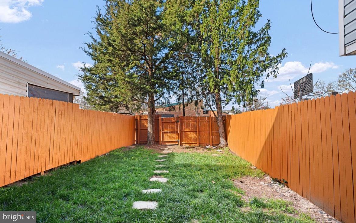 GLASSMANOR - Residential Lease