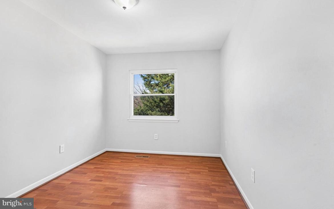 GLASSMANOR - Residential Lease