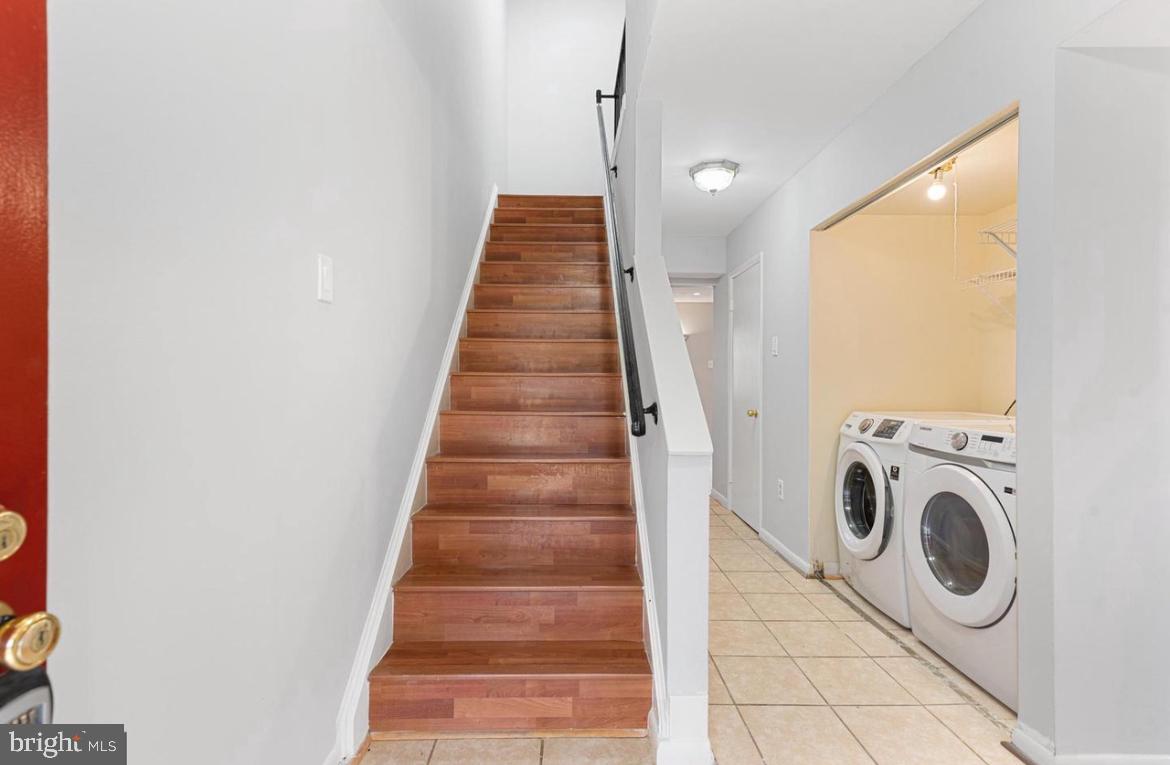 GLASSMANOR - Residential Lease