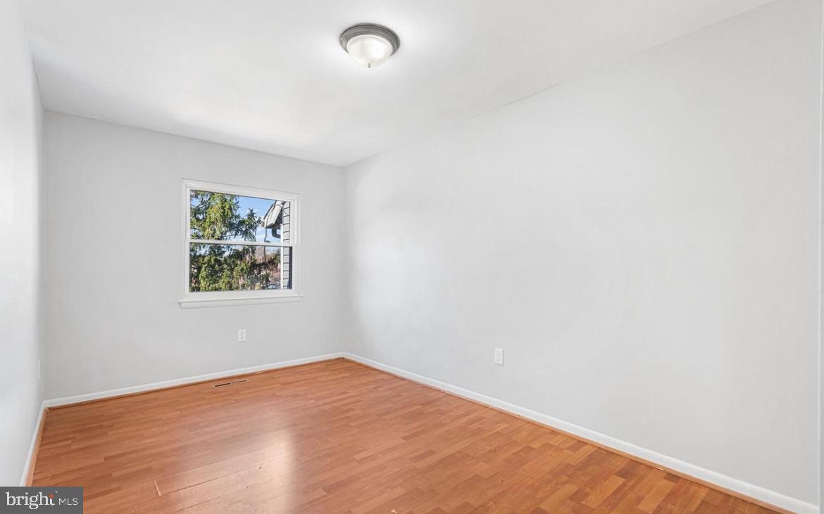 GLASSMANOR - Residential Lease