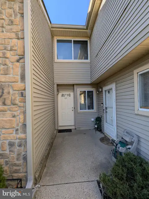 66 Chatham Ct, Hightstown, NJ 08520 - MLS#: NJME2077372