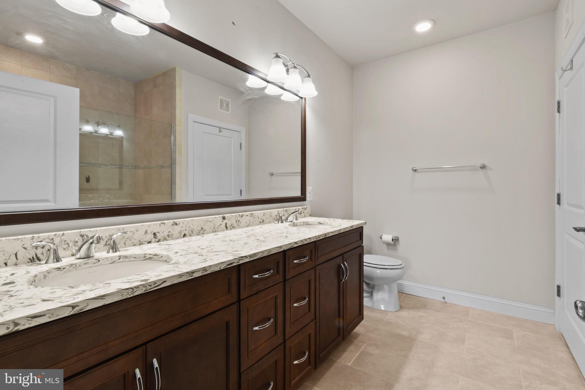 REGENCY AT ASHBURN - Residential