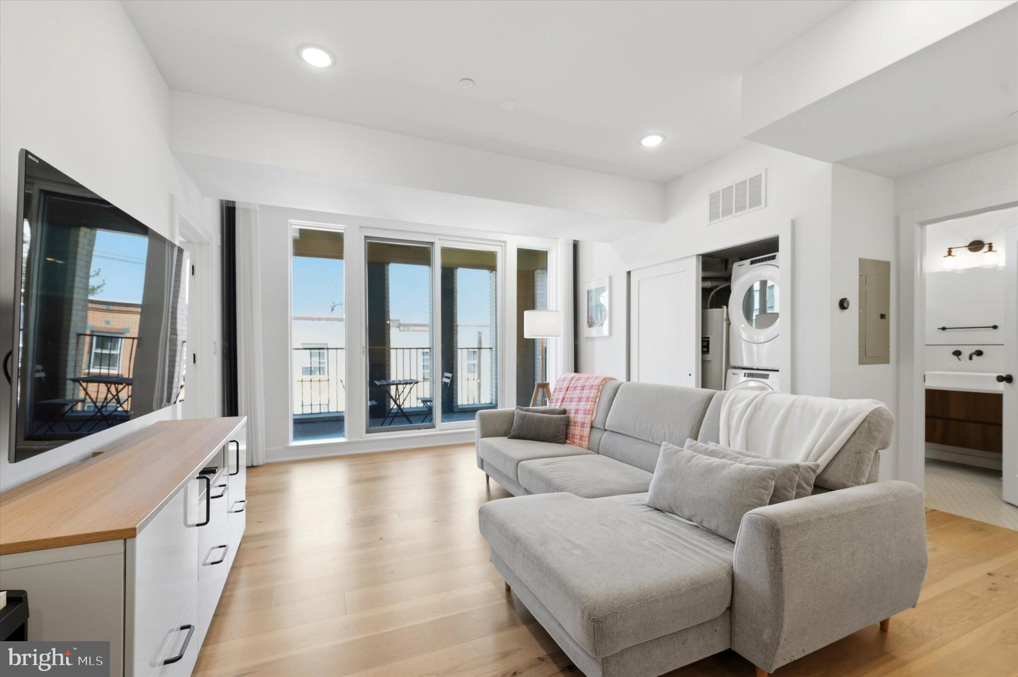 FAIRMOUNT - Residential