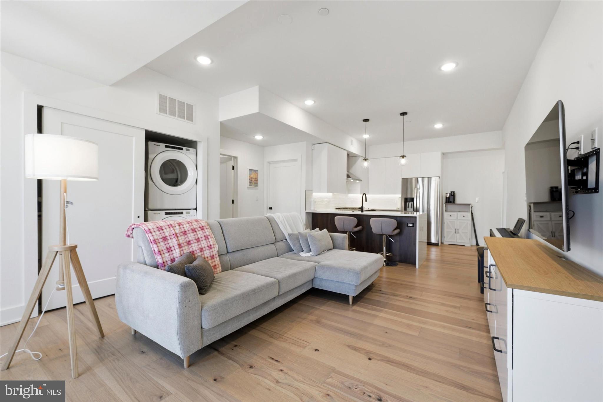 FAIRMOUNT - Residential