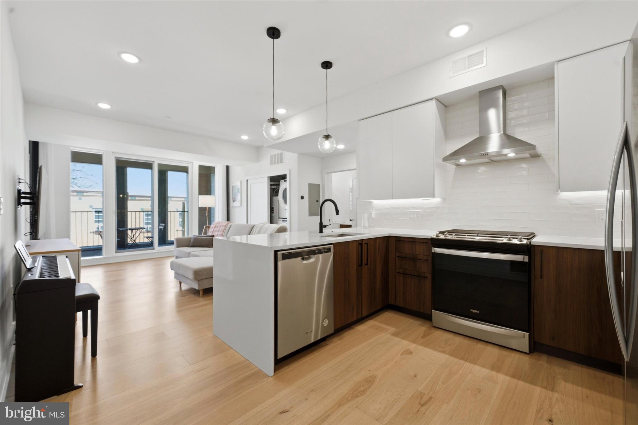 FAIRMOUNT - Residential