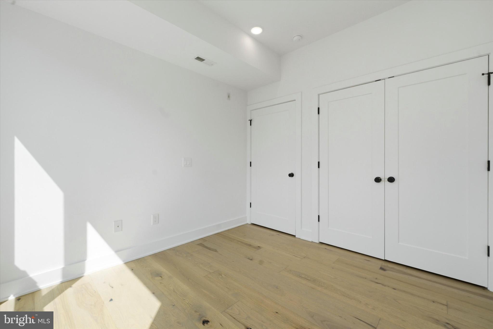 FAIRMOUNT - Residential