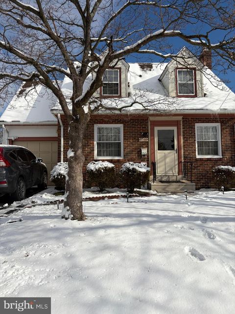 Photo of 1746 Hollinshed Avenue, PENNSAUKEN, NJ 08110 (MLS # NJCD2109598)