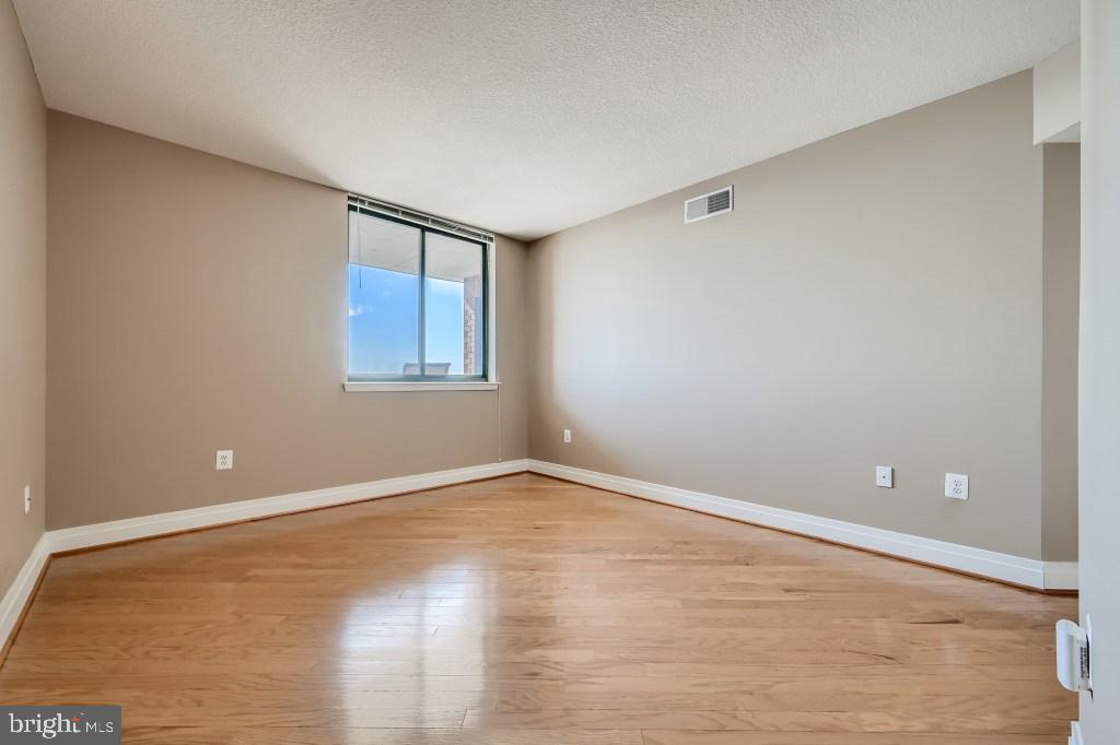 INNER HARBOR - Residential Lease