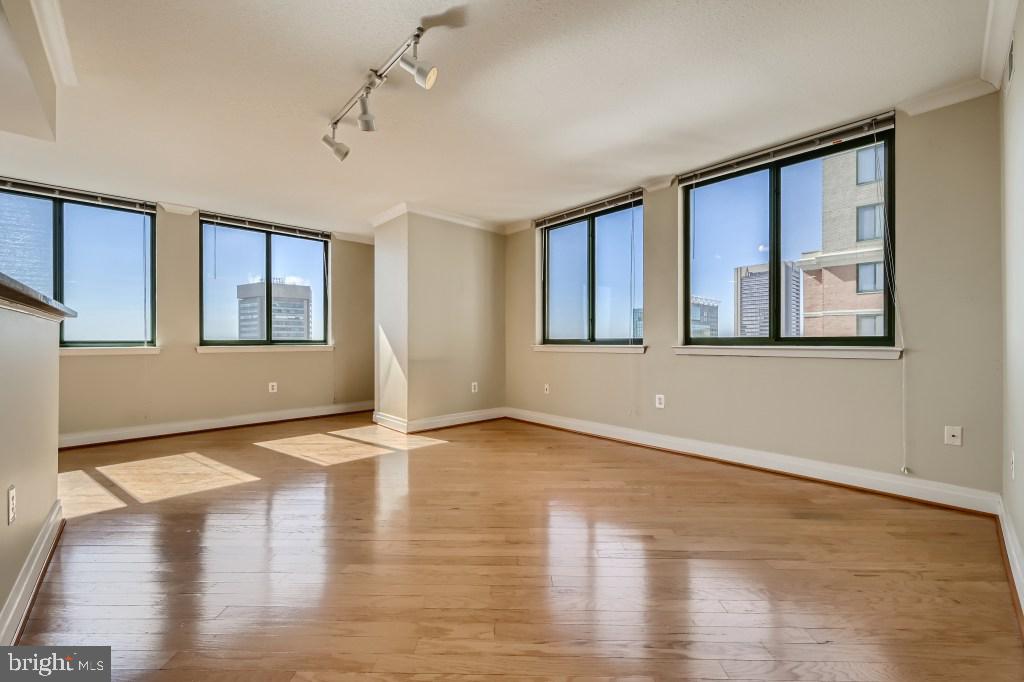 INNER HARBOR - Residential Lease