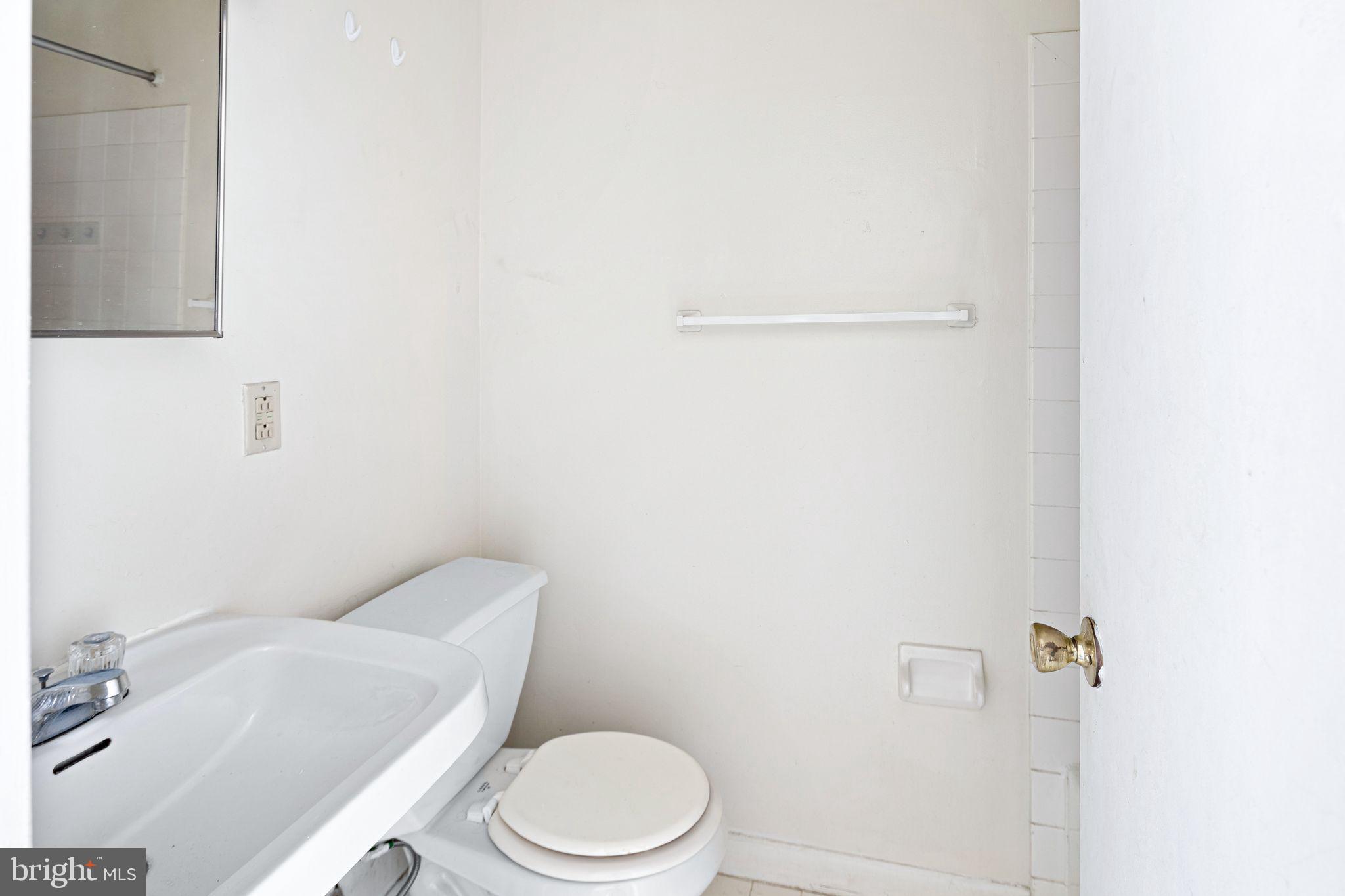 UNIVERSITY CITY - Residential Lease