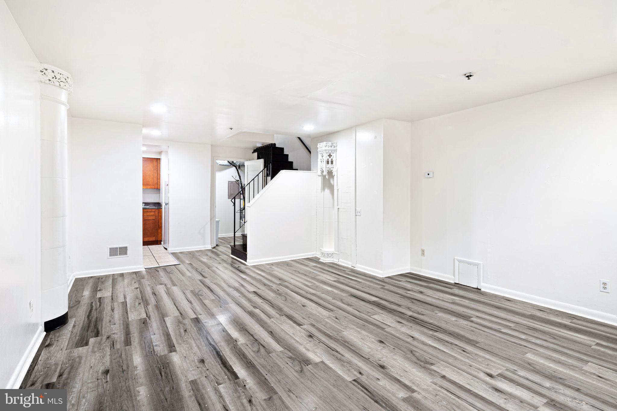 UNIVERSITY CITY - Residential Lease