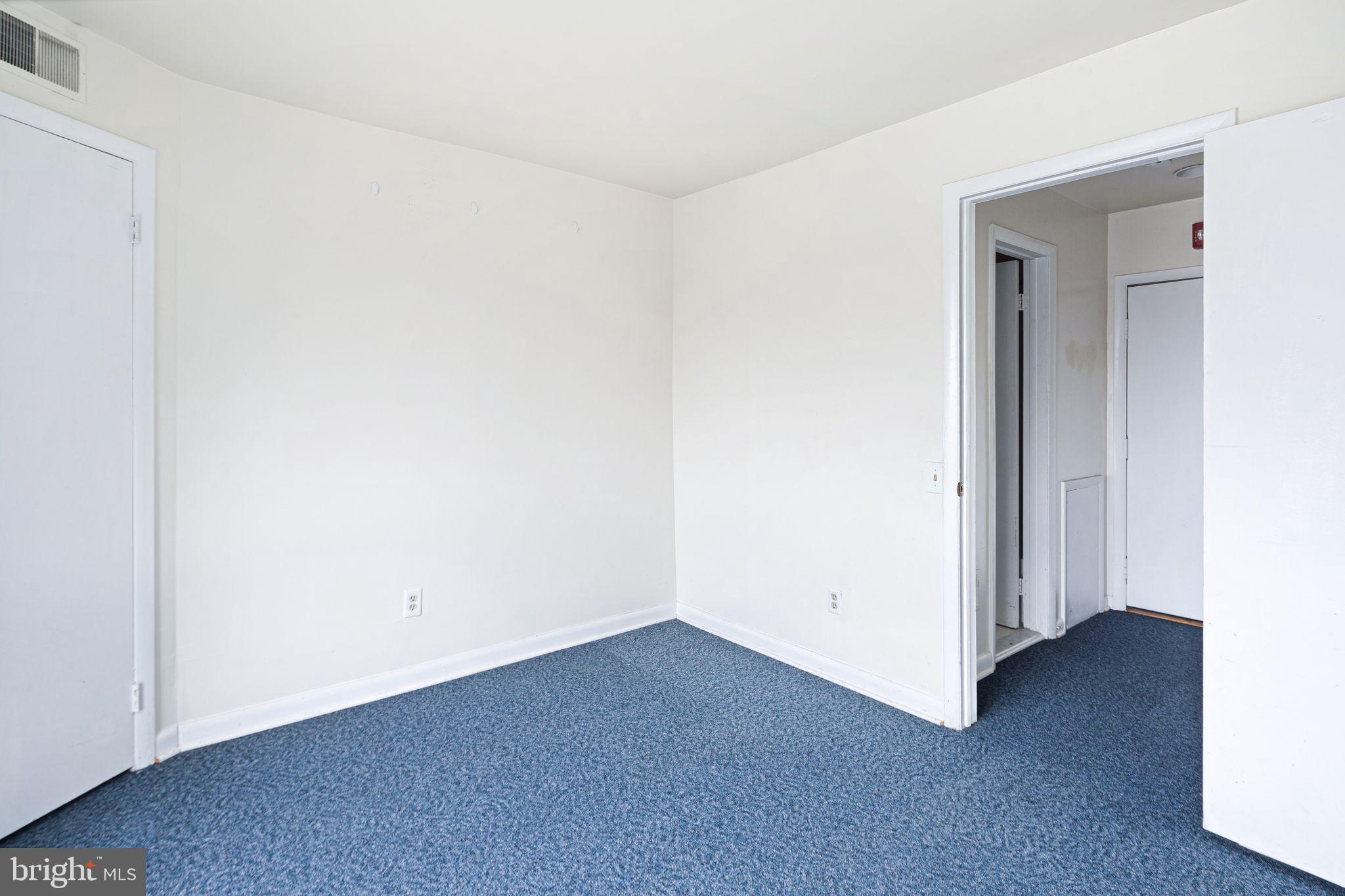 UNIVERSITY CITY - Residential Lease