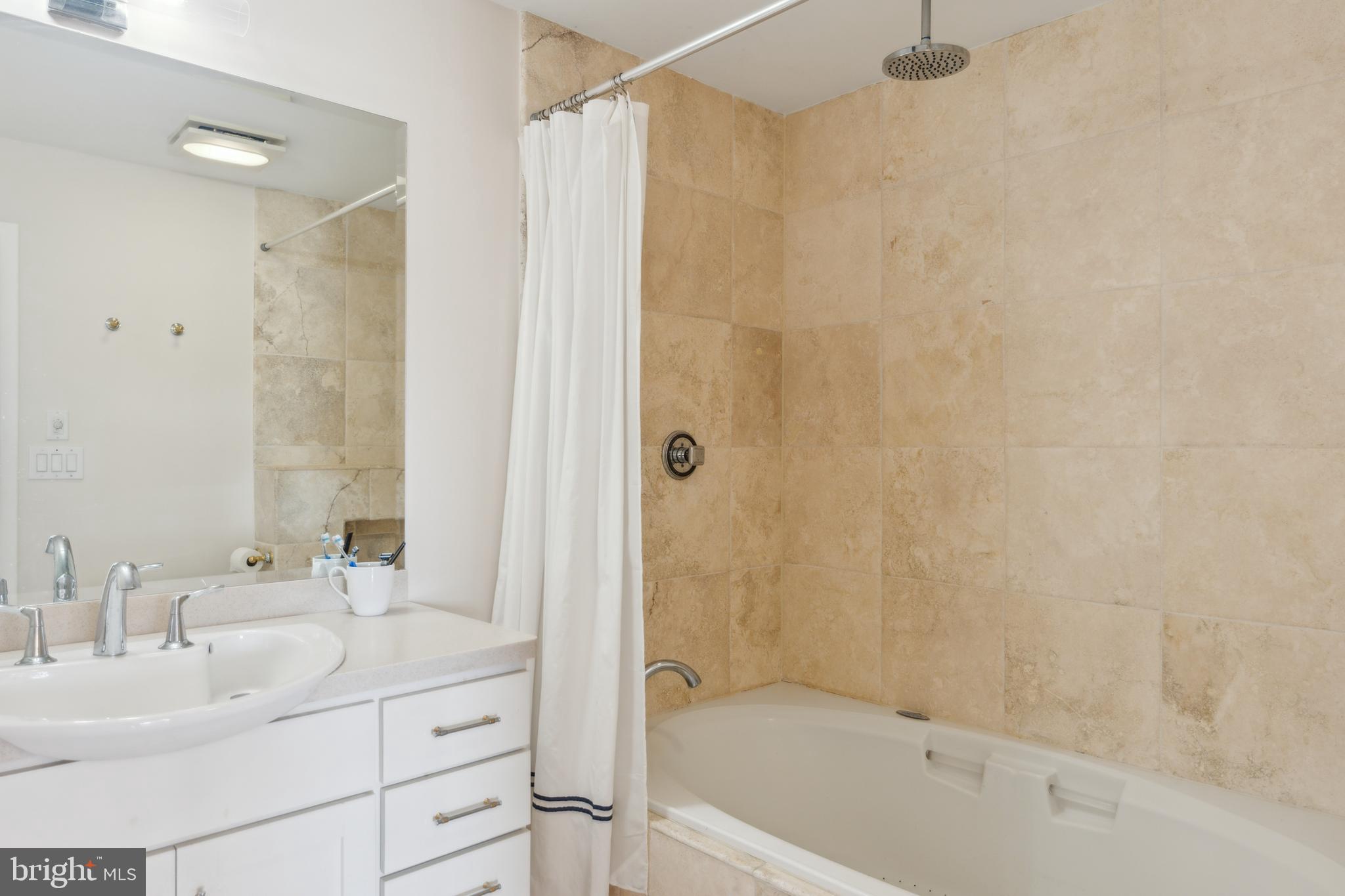 CHESAPEAKE HARBOUR - Residential