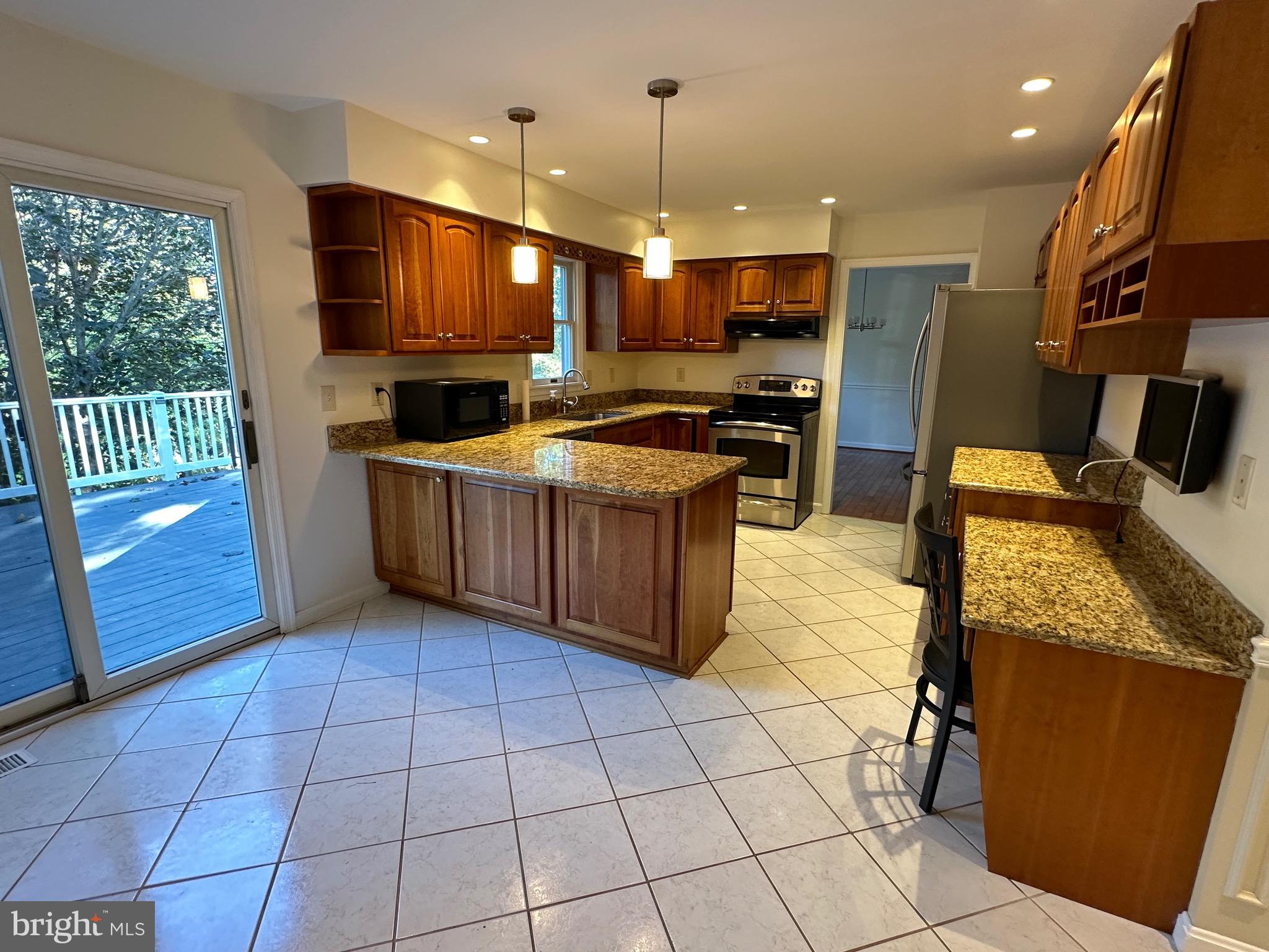 WELLER ESTATES - Residential Lease