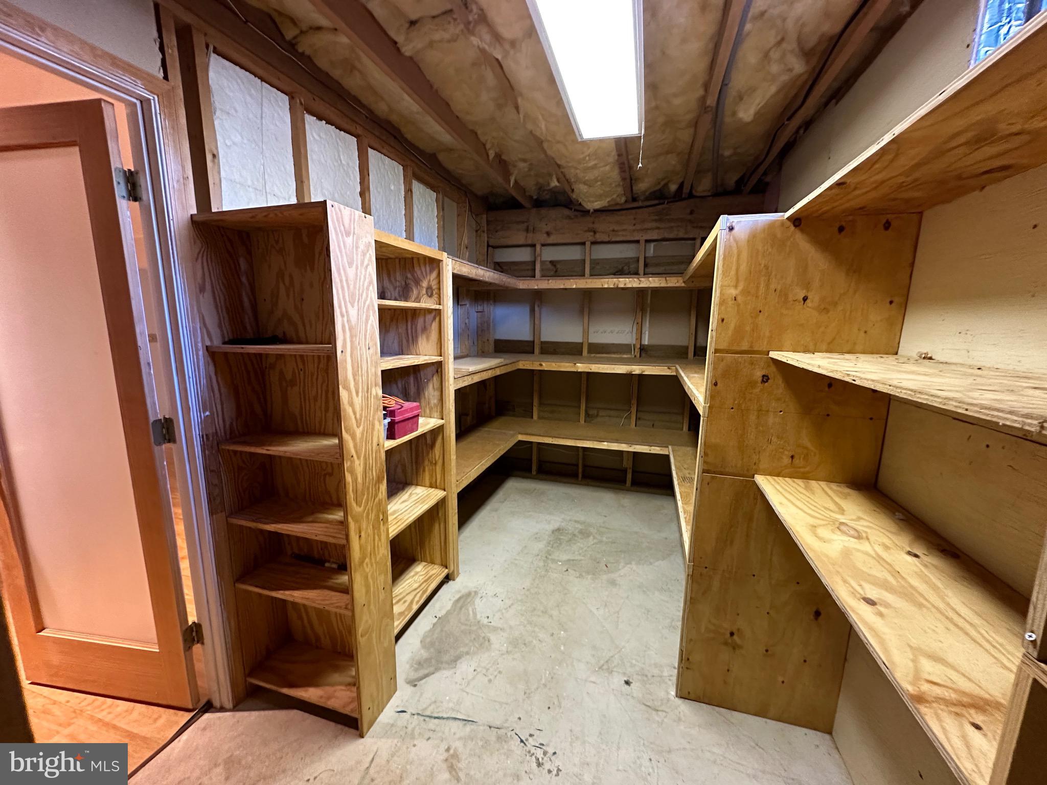 WELLER ESTATES - Residential Lease