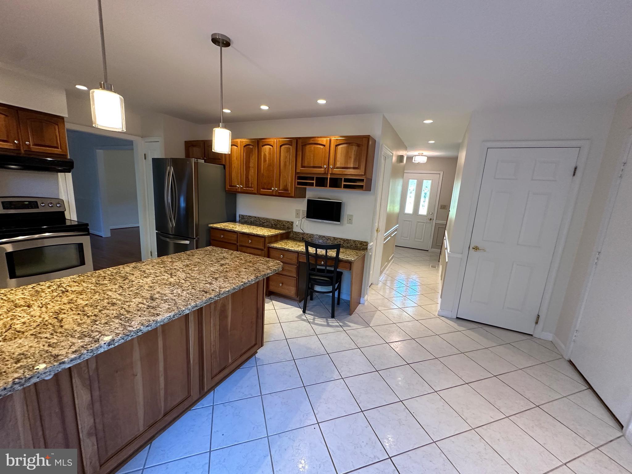 WELLER ESTATES - Residential Lease