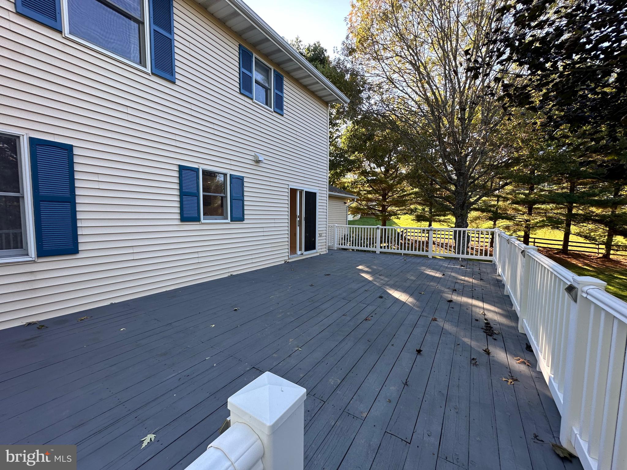 WELLER ESTATES - Residential Lease