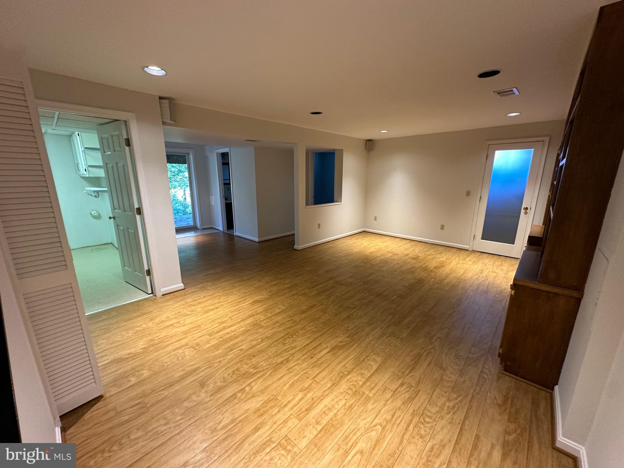 WELLER ESTATES - Residential Lease