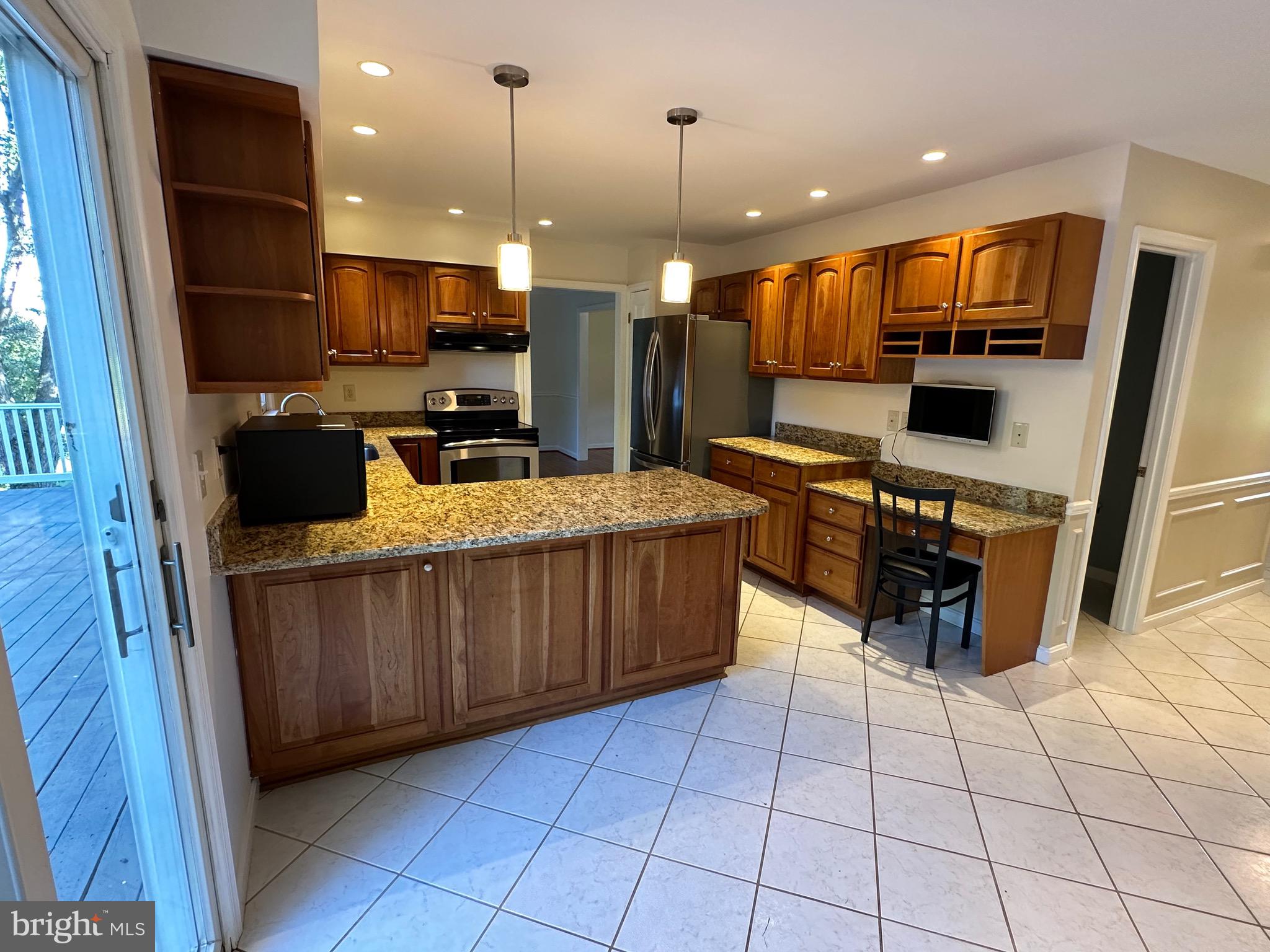 WELLER ESTATES - Residential Lease