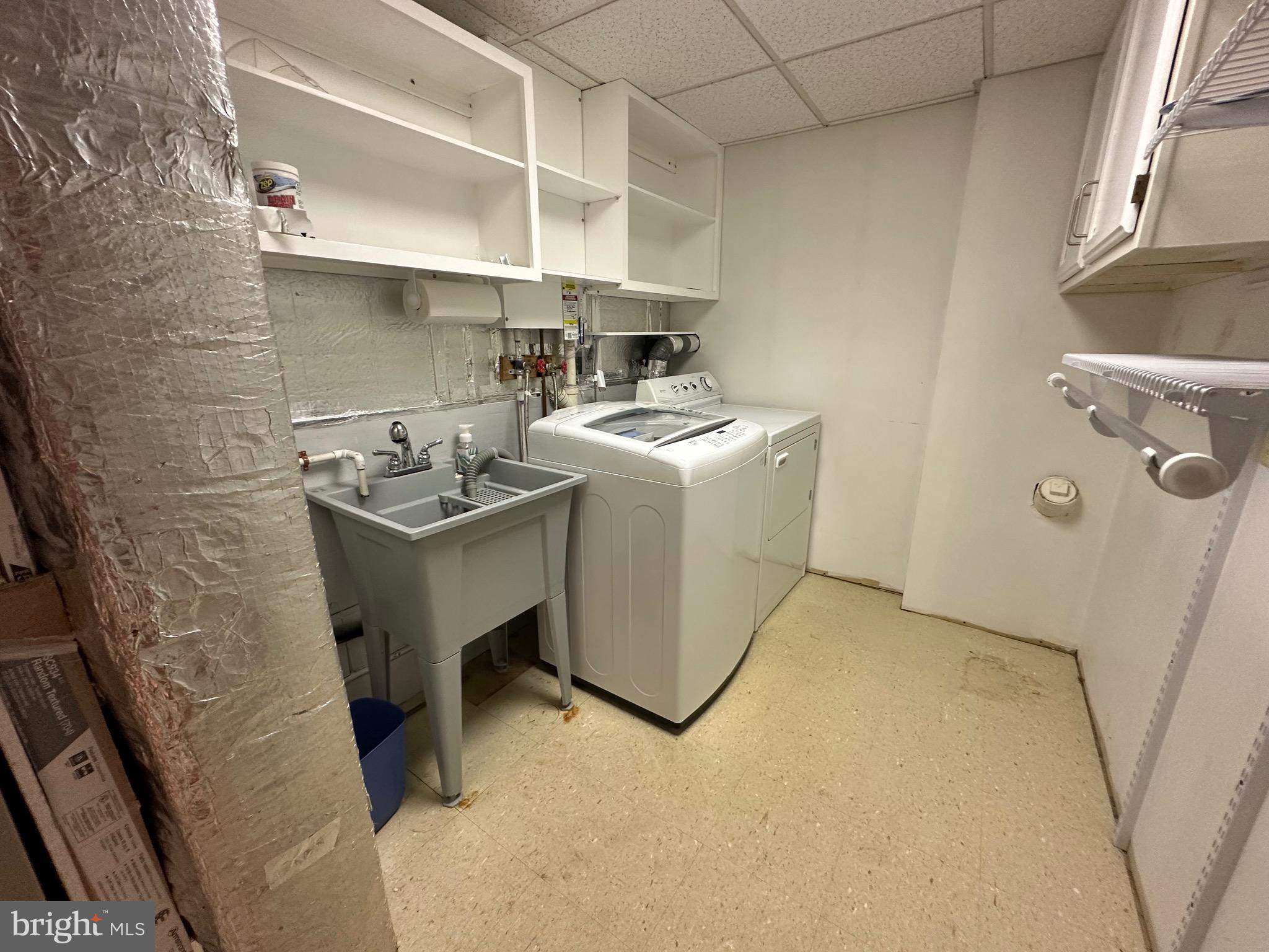 WELLER ESTATES - Residential Lease