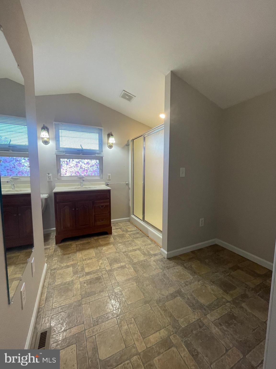 MURRAY MANOR - Residential