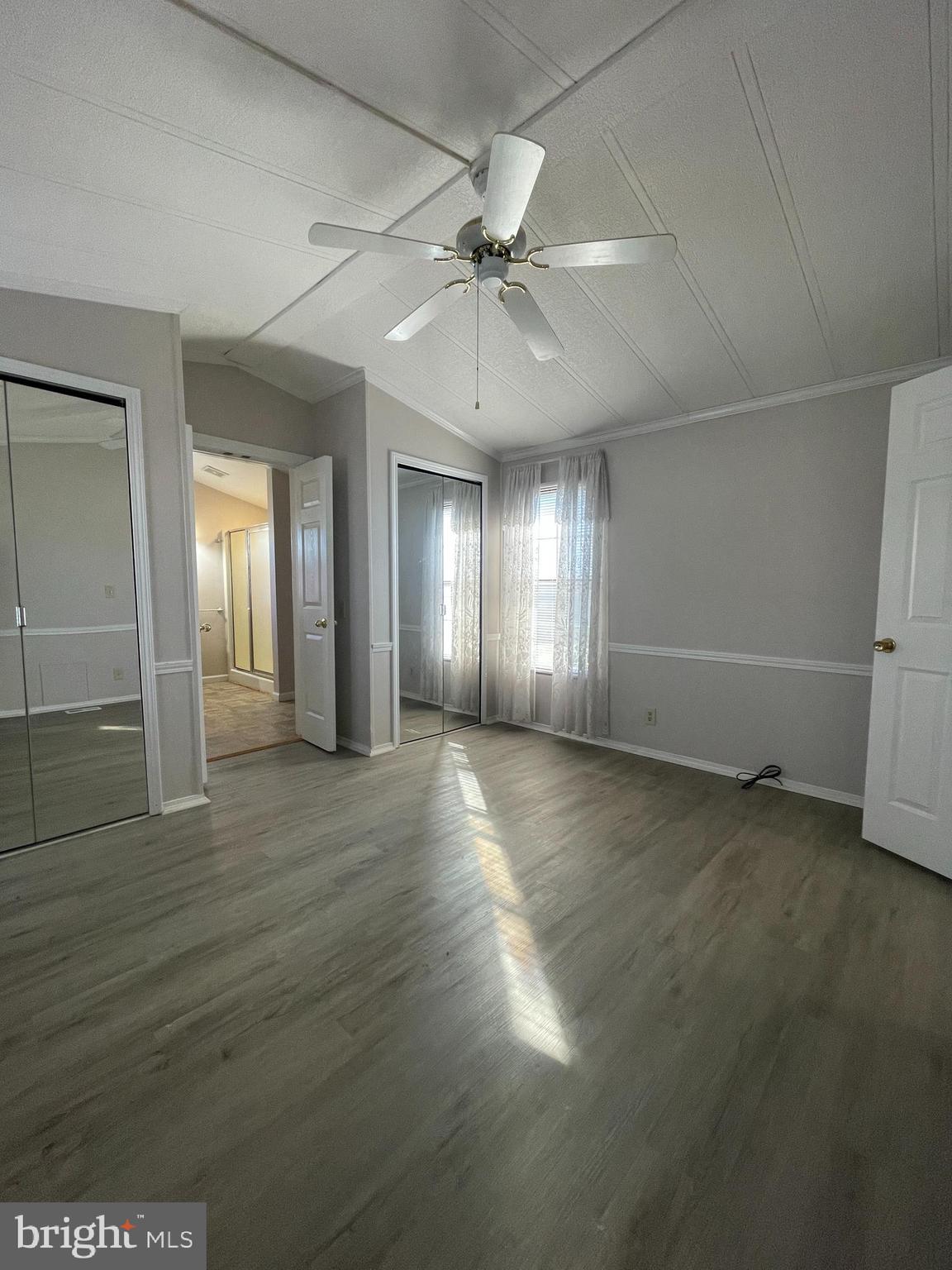 MURRAY MANOR - Residential