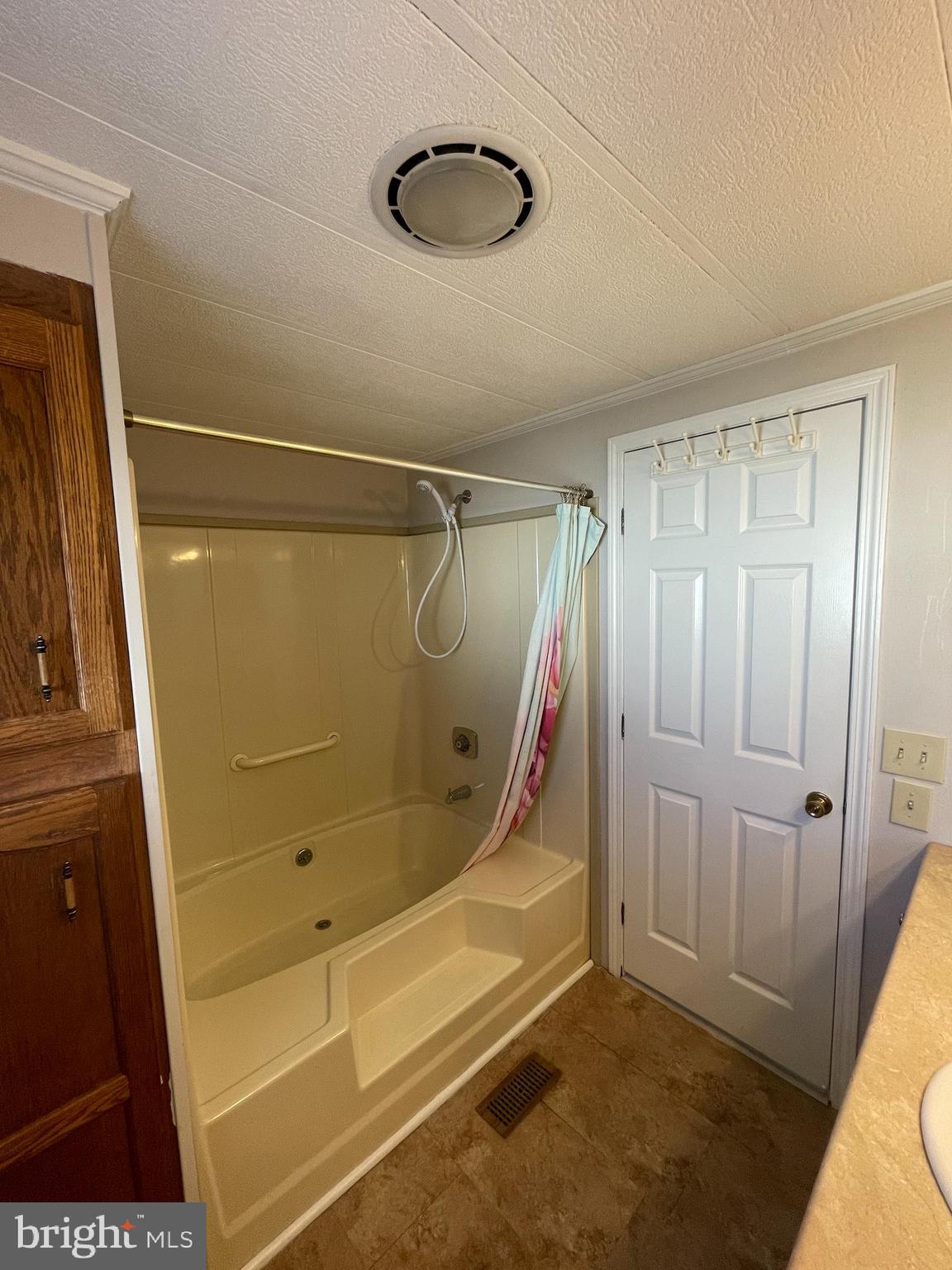 MURRAY MANOR - Residential