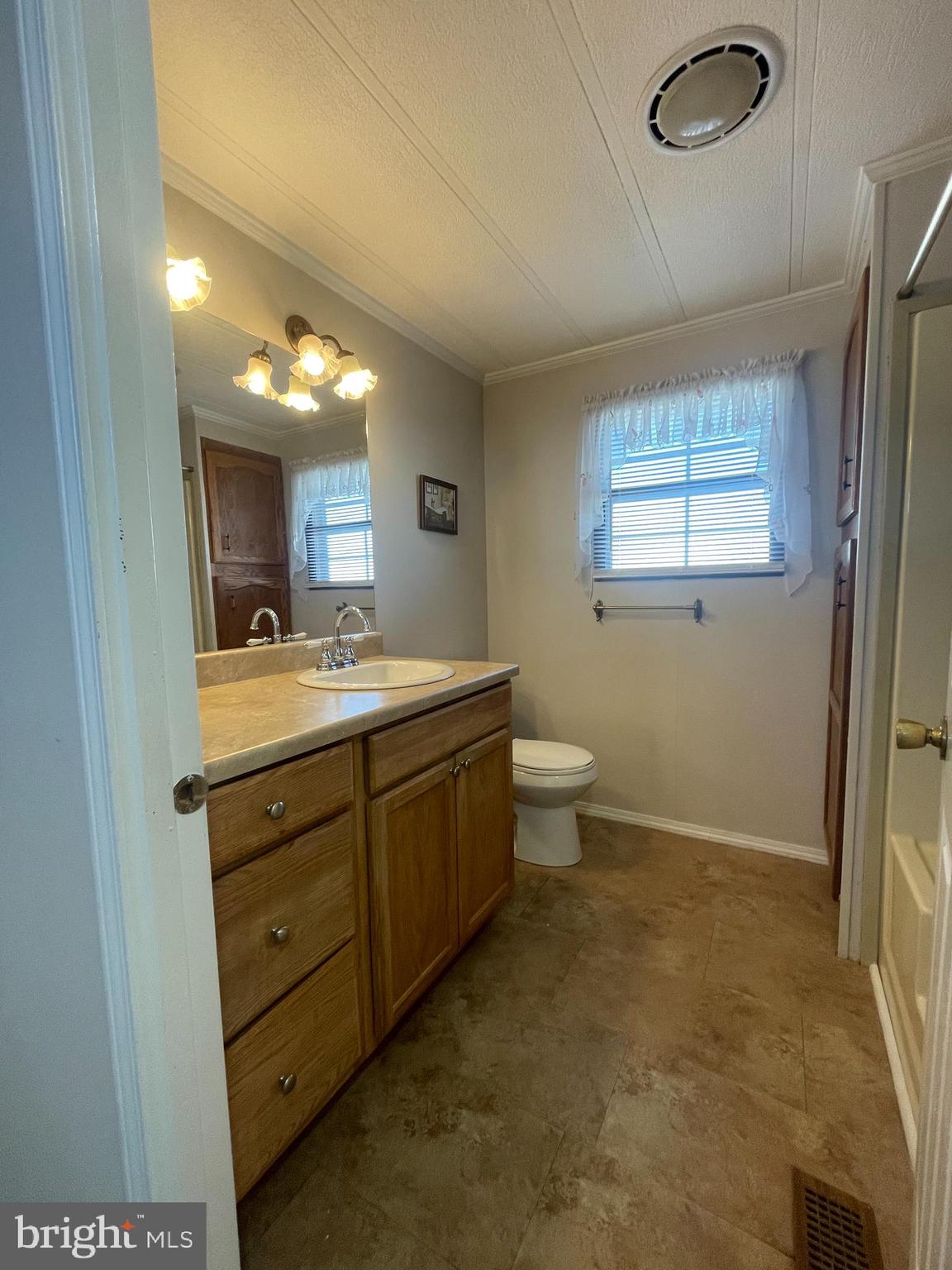 MURRAY MANOR - Residential