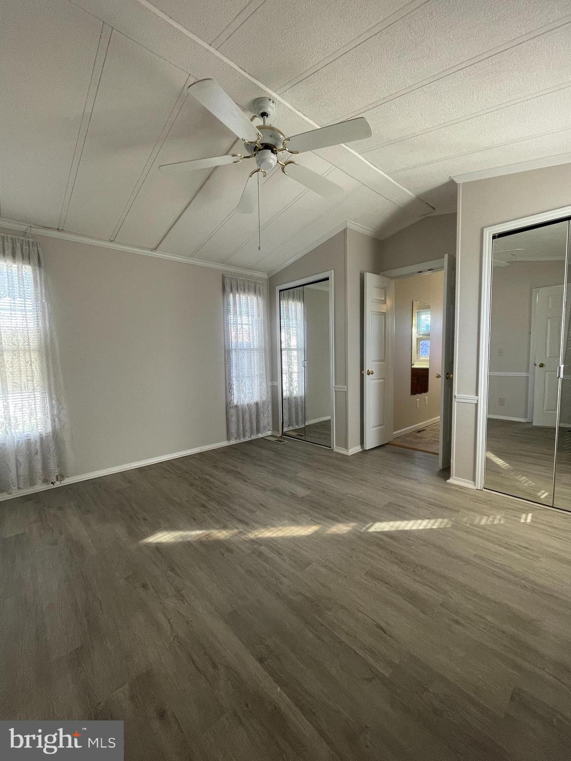 MURRAY MANOR - Residential