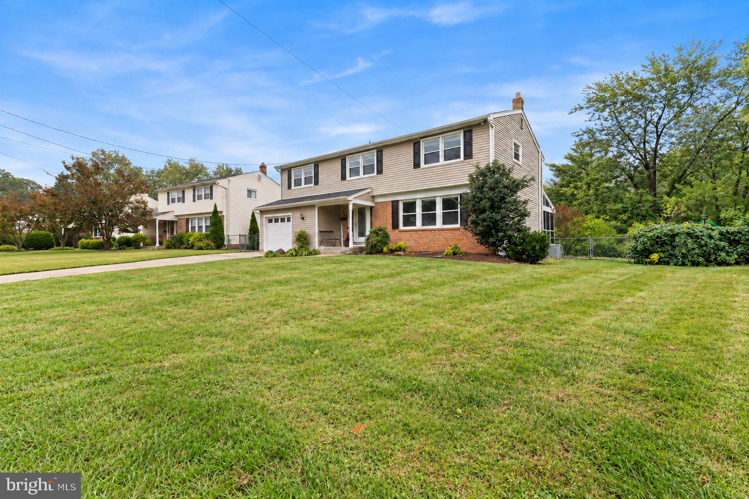 1833 W POINT DRIVE