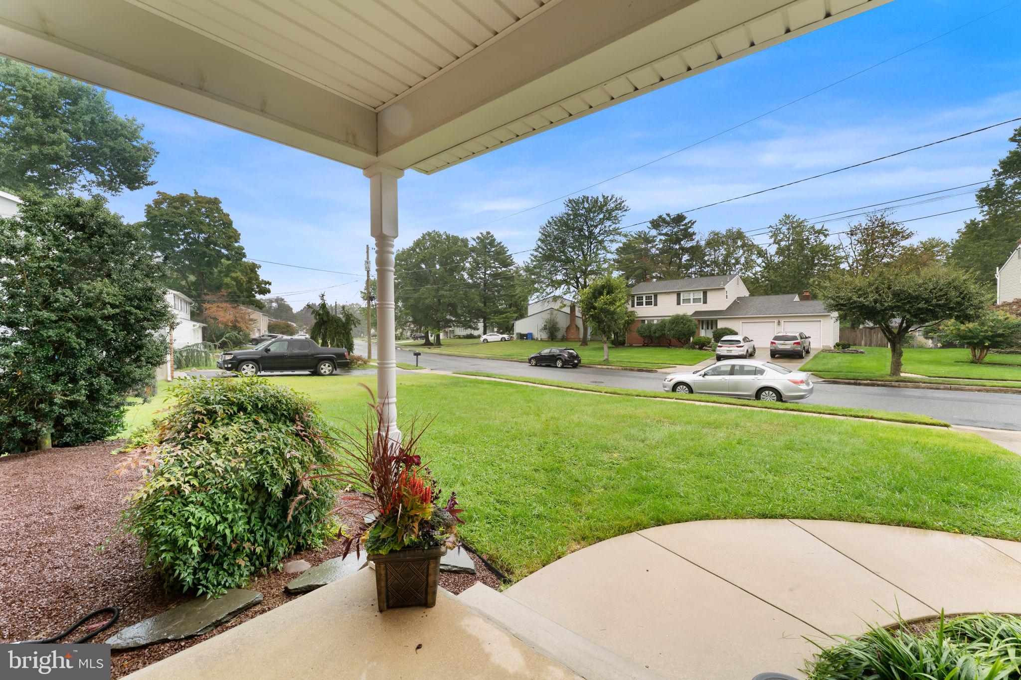 1833 W POINT DRIVE