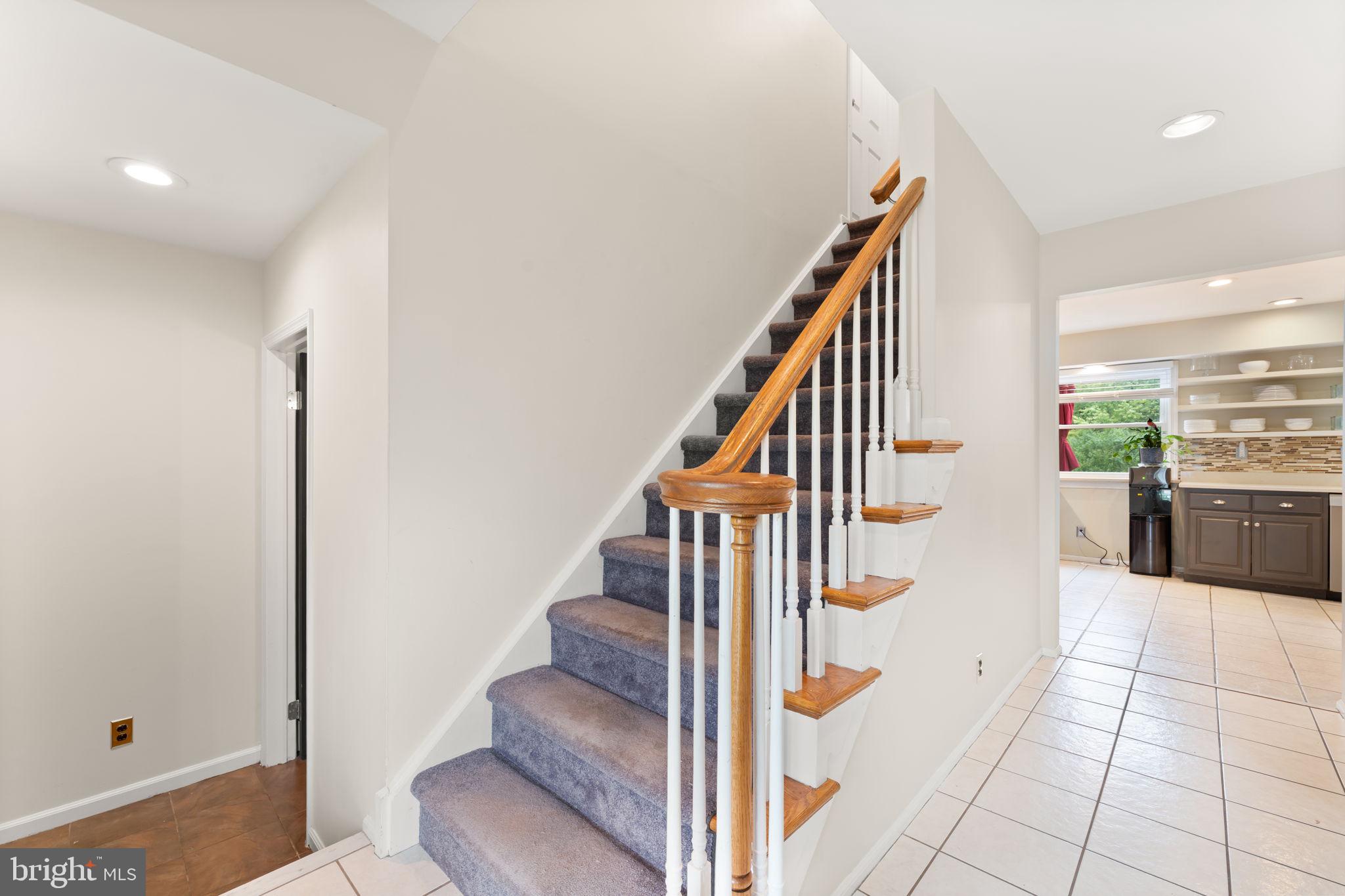 1833 W POINT DRIVE
