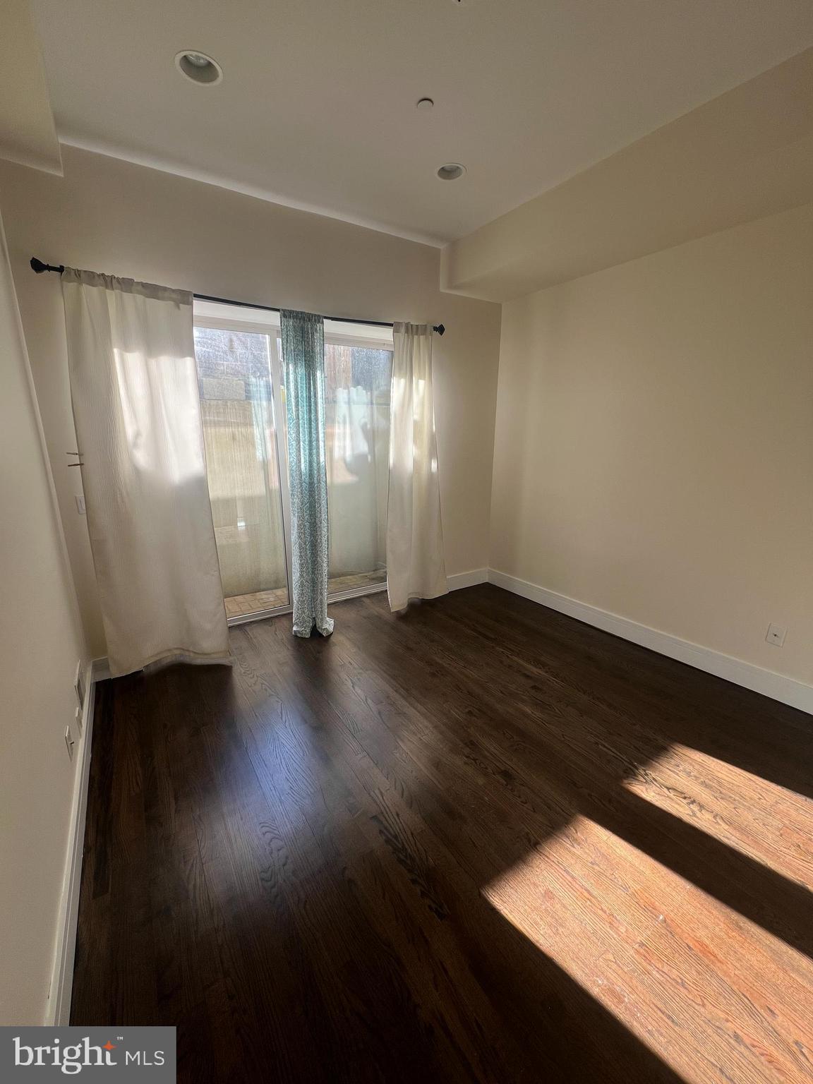 FAIRMOUNT - Residential Lease