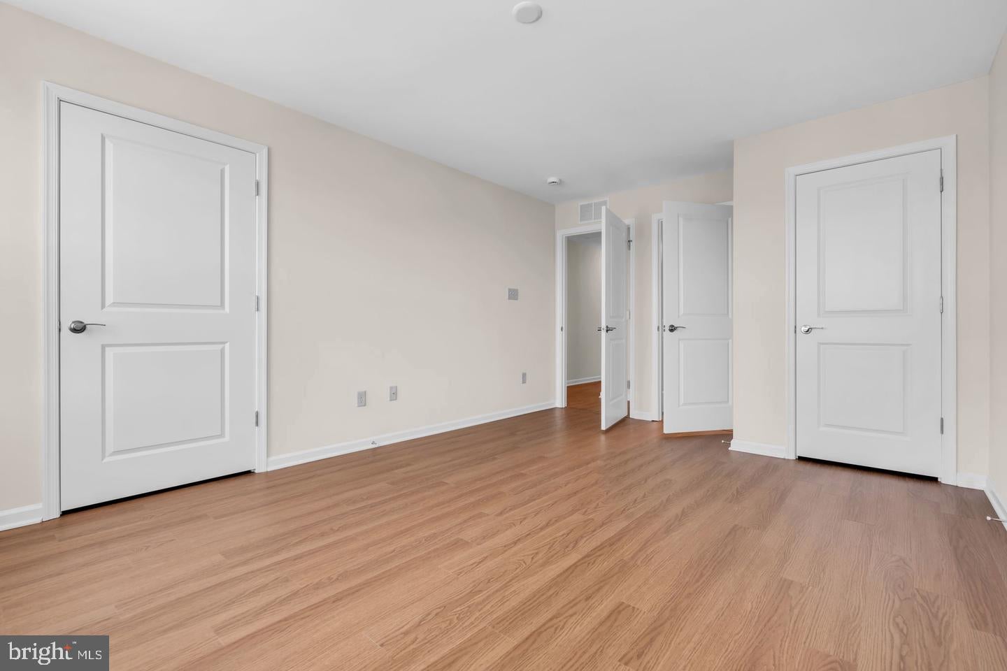16 ROWAND WAY EAST