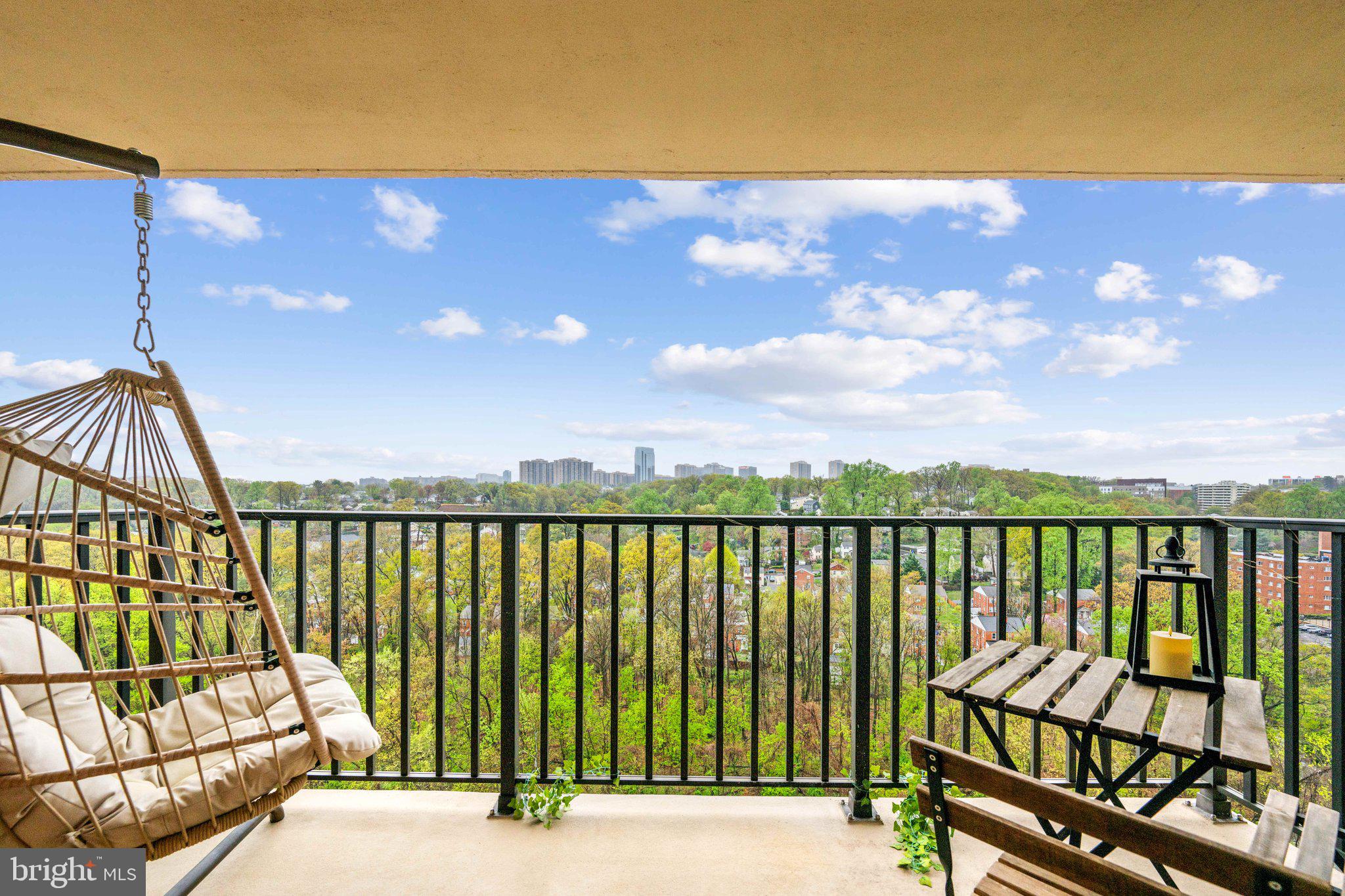 THE CARLTON - Residential