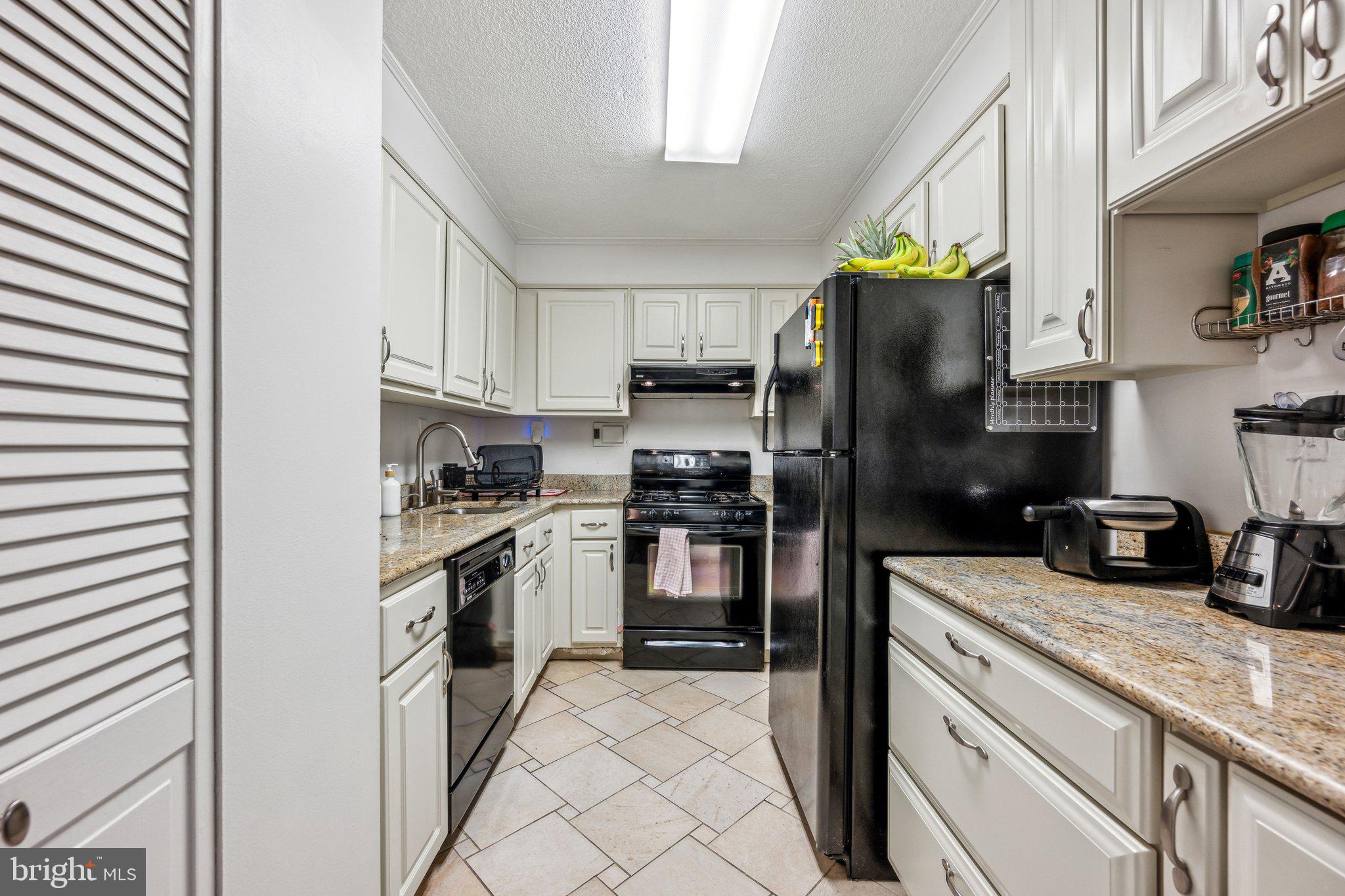 THE CARLTON - Residential