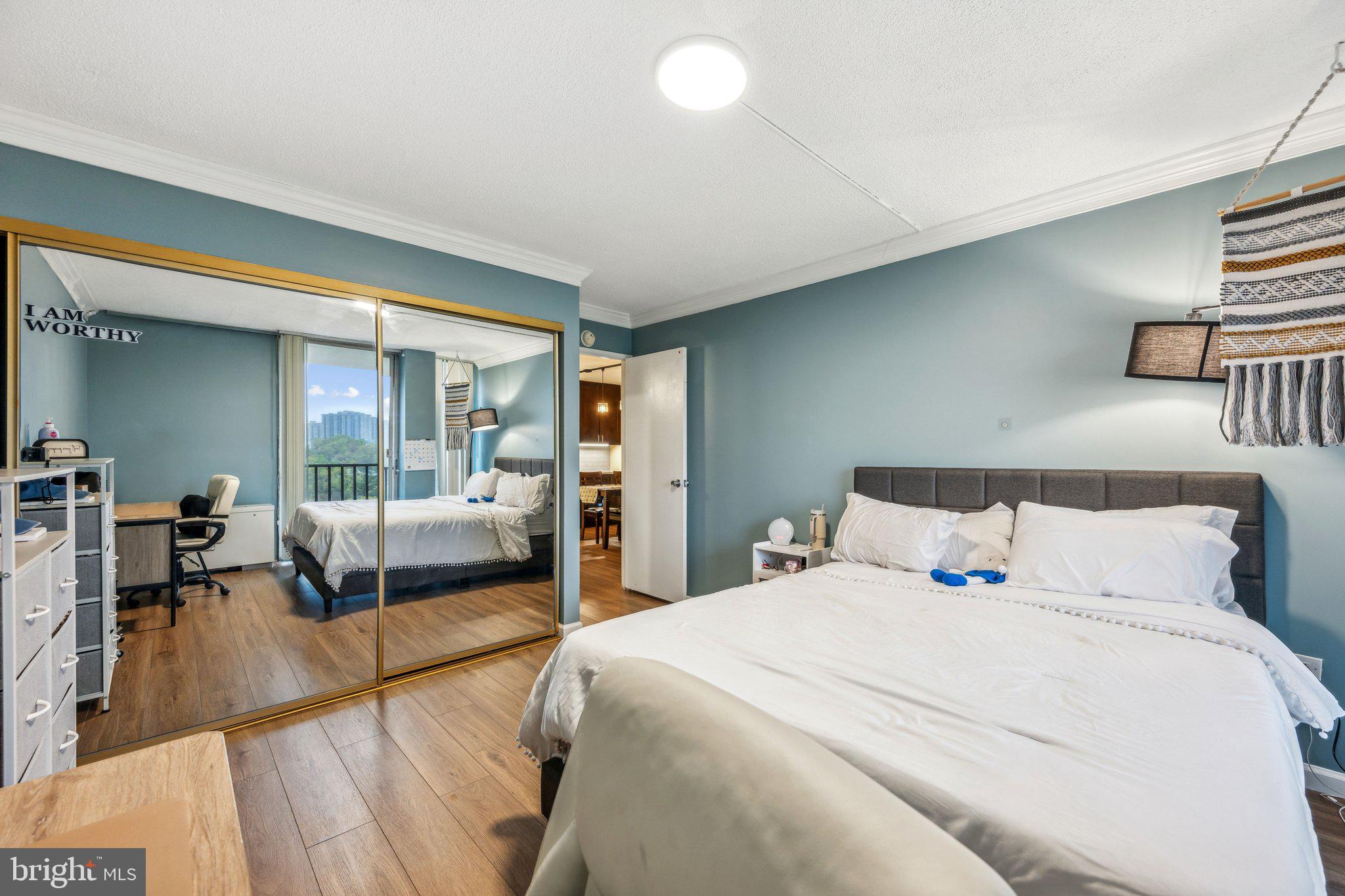 THE CARLTON - Residential