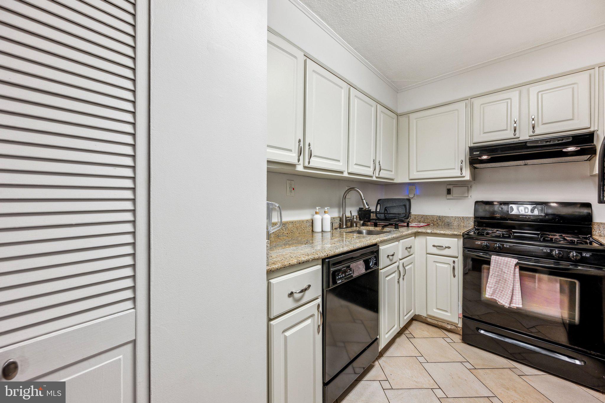 THE CARLTON - Residential