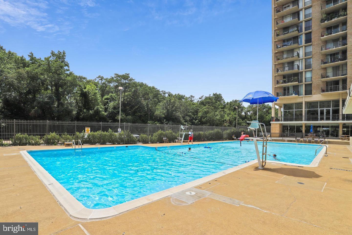 THE CARLTON - Residential