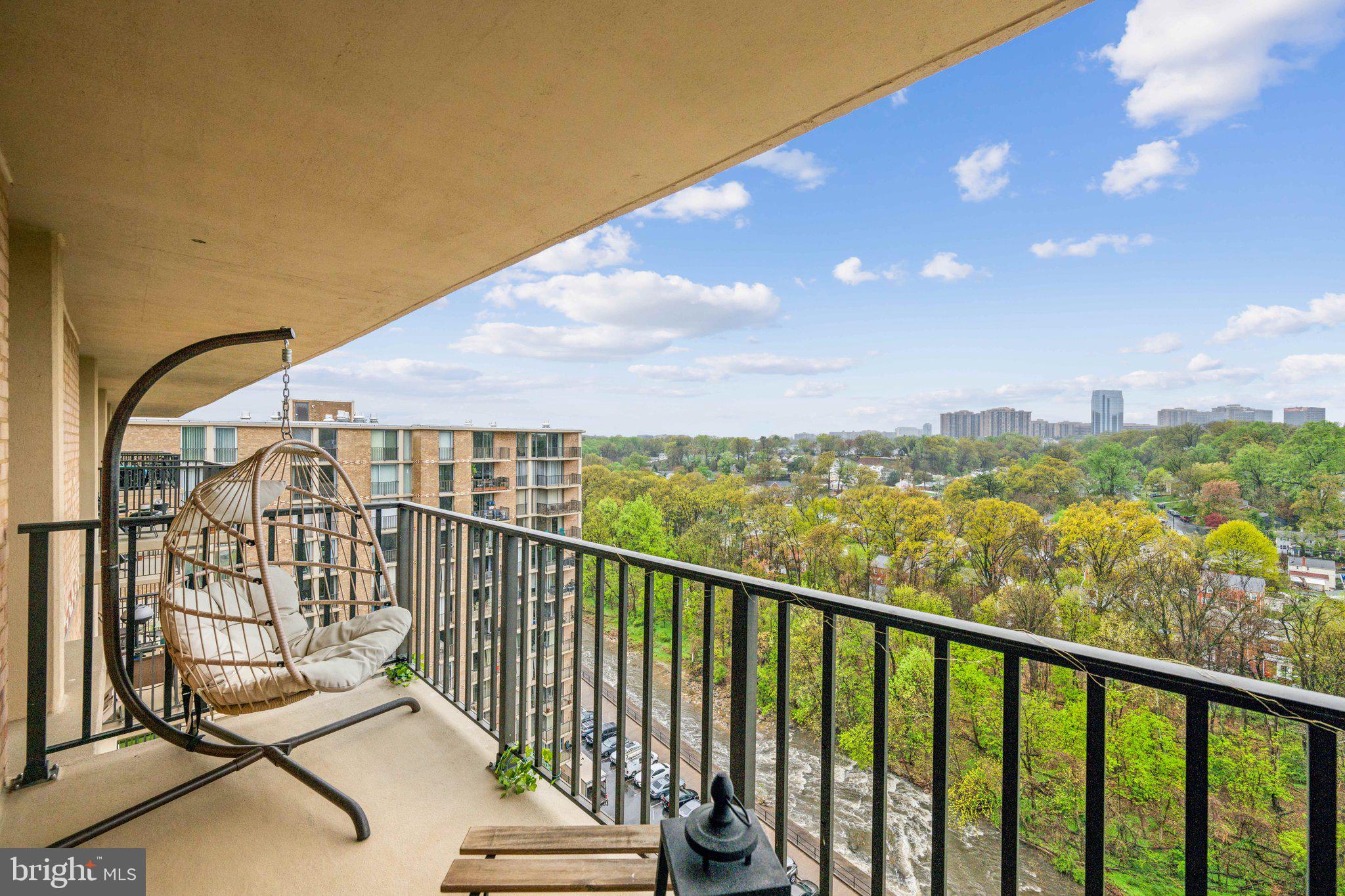 THE CARLTON - Residential