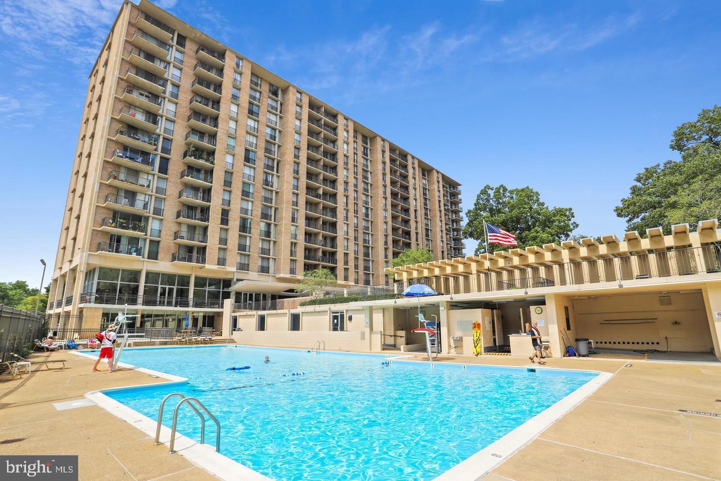 THE CARLTON - Residential