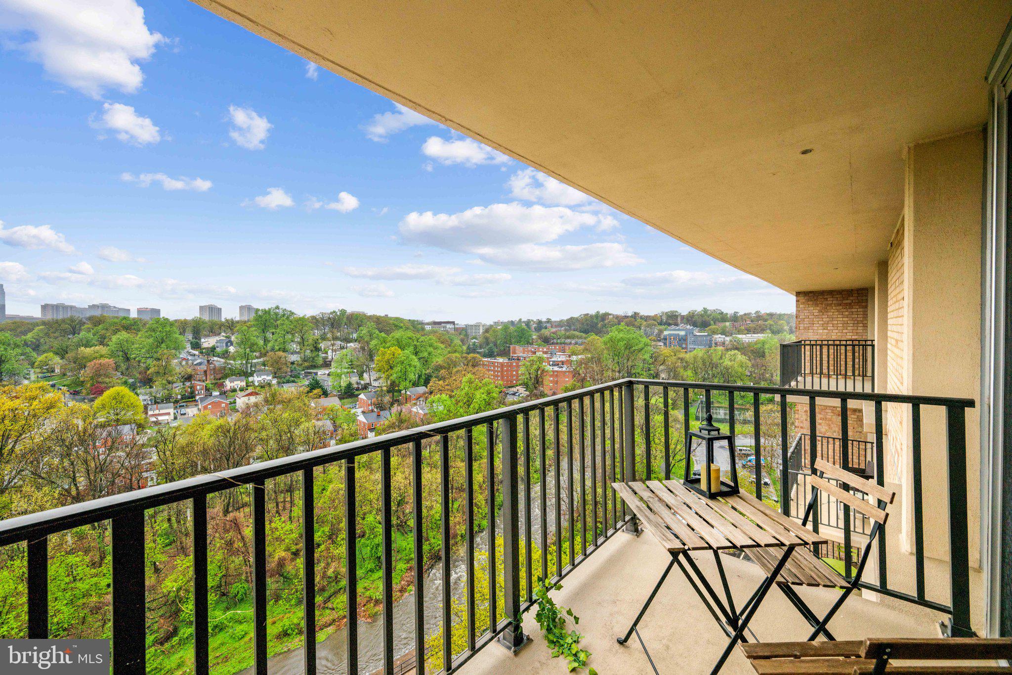 THE CARLTON - Residential