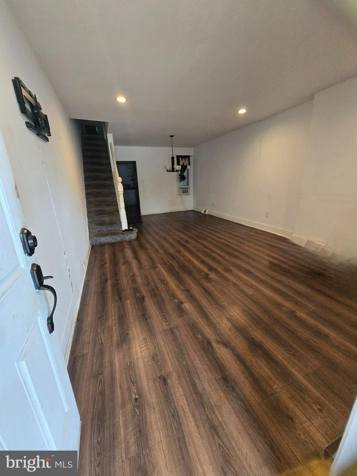 1103 NOTTINGHAM WAY