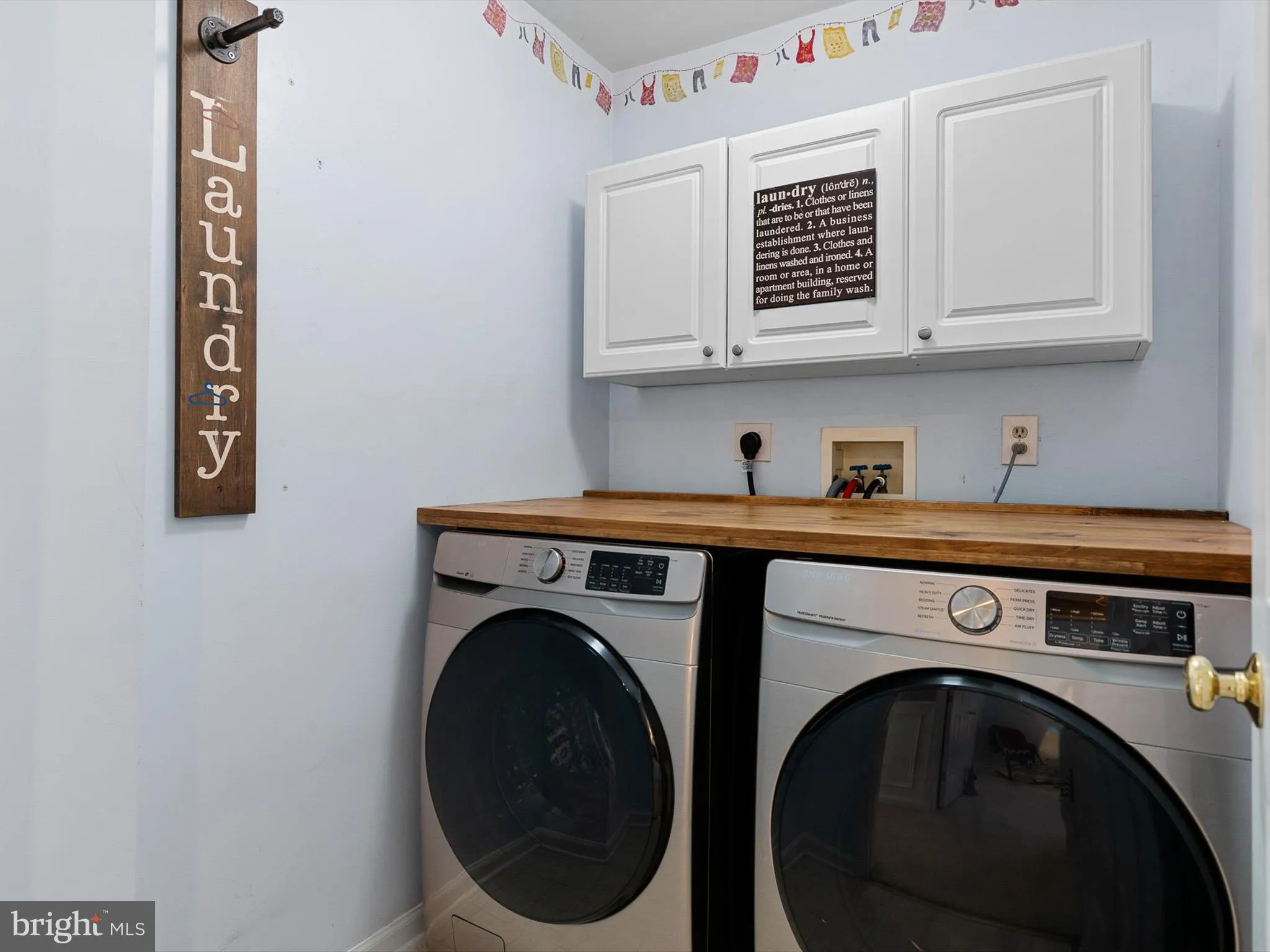 Newark, Delaware 19711, United States, 4 Bedrooms Bedrooms, ,3 BathroomsBathrooms,Residential,Coming Soon,201575