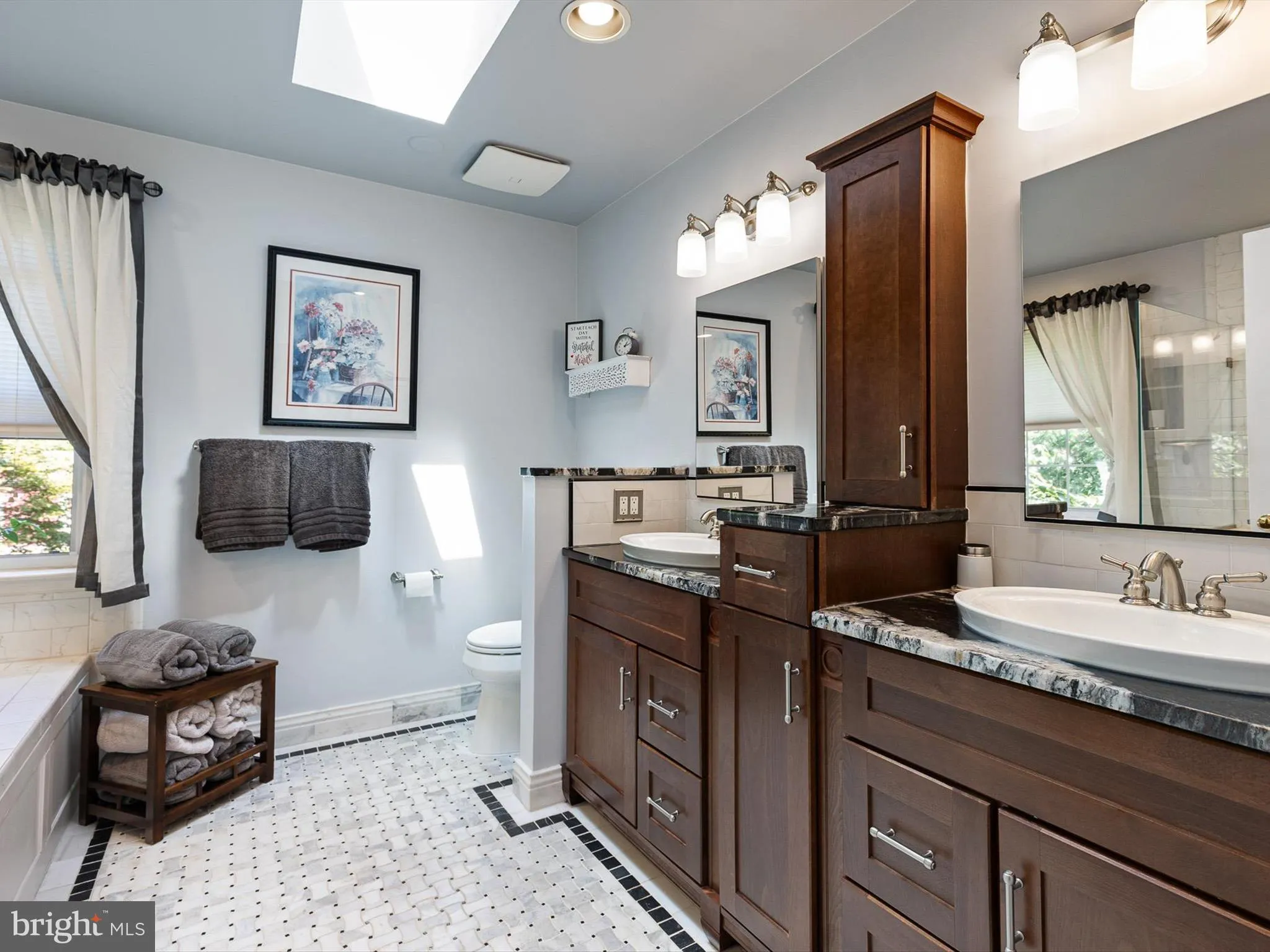 Newark, Delaware 19711, United States, 4 Bedrooms Bedrooms, ,3 BathroomsBathrooms,Residential,Coming Soon,201575