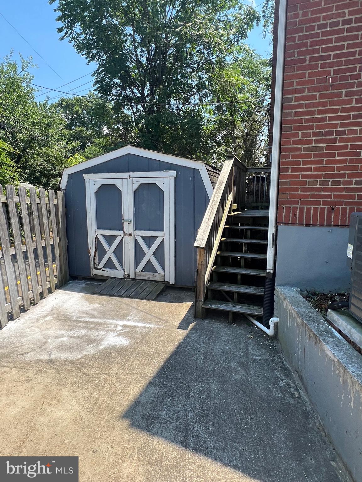 2240 FARRINGTON AVENUE